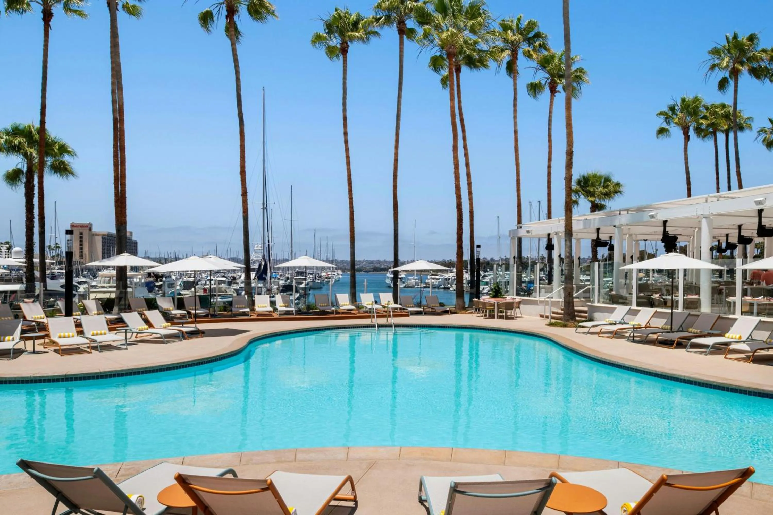 Swimming pool in Sheraton San Diego Resort