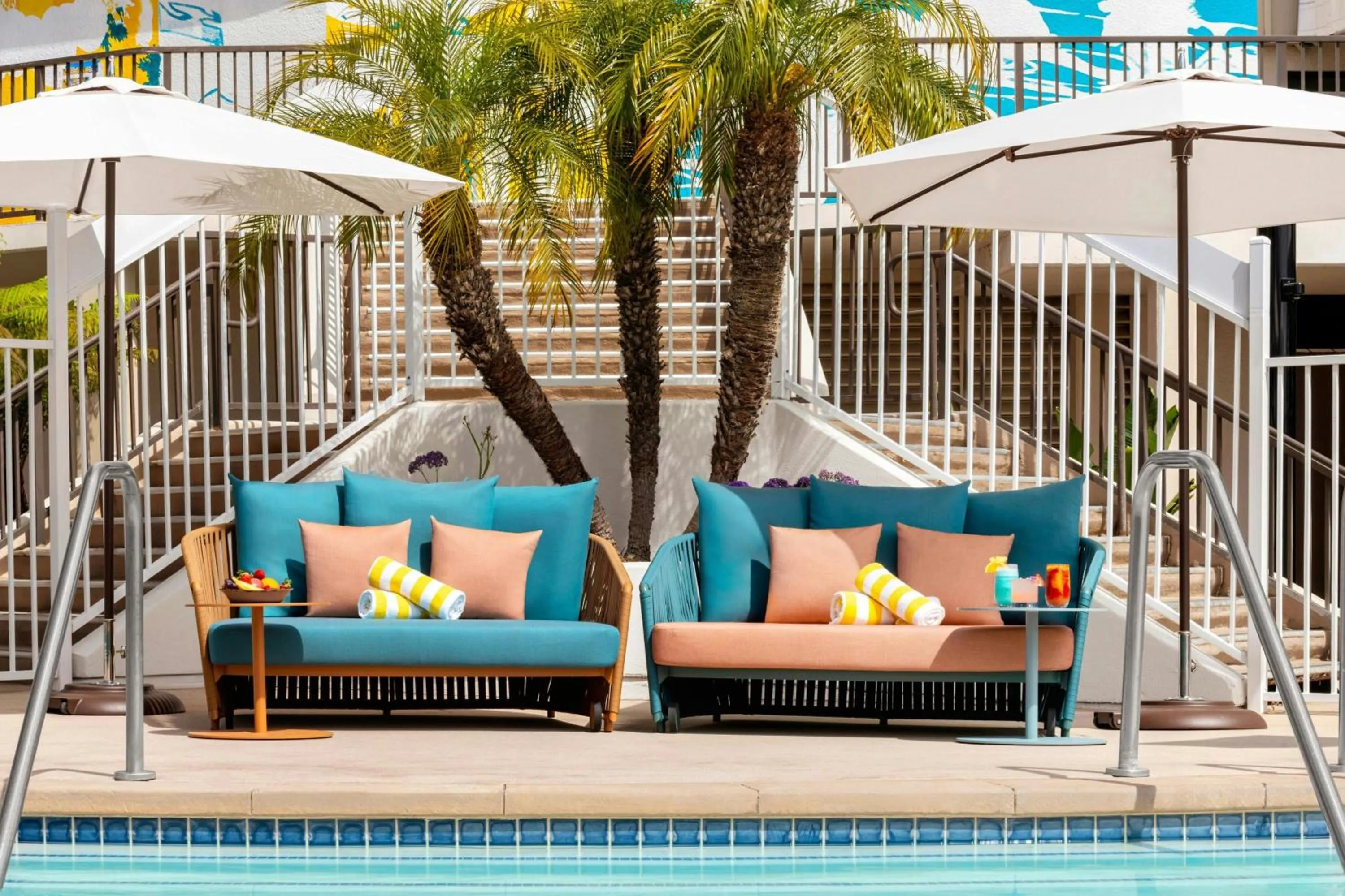 Swimming pool in Sheraton San Diego Resort