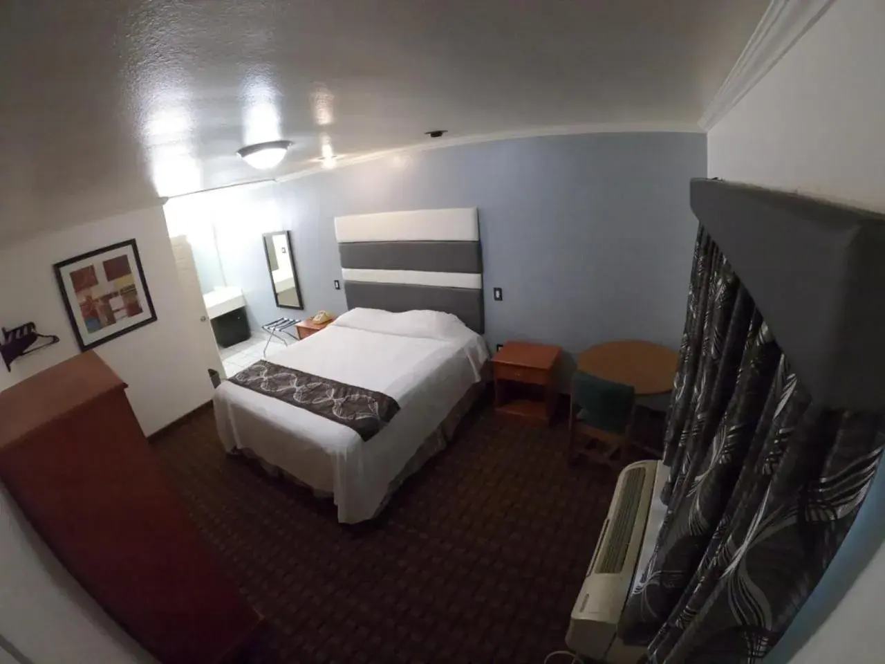 Bed in Hollywood Guest Inn Bed in Hollywood Guest Inn