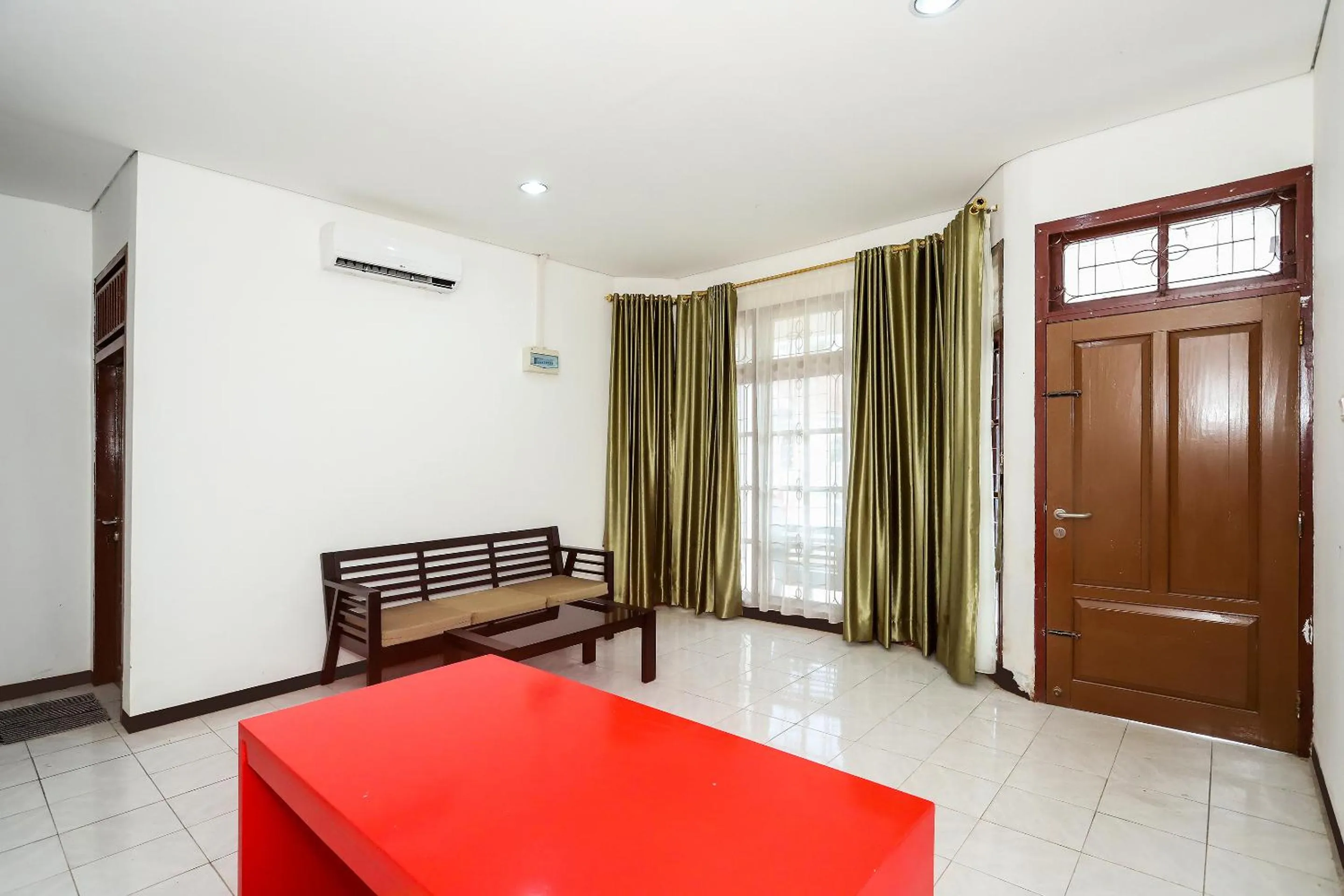 Lobby or reception, Bed in OYO 1582 Bungo Guest House