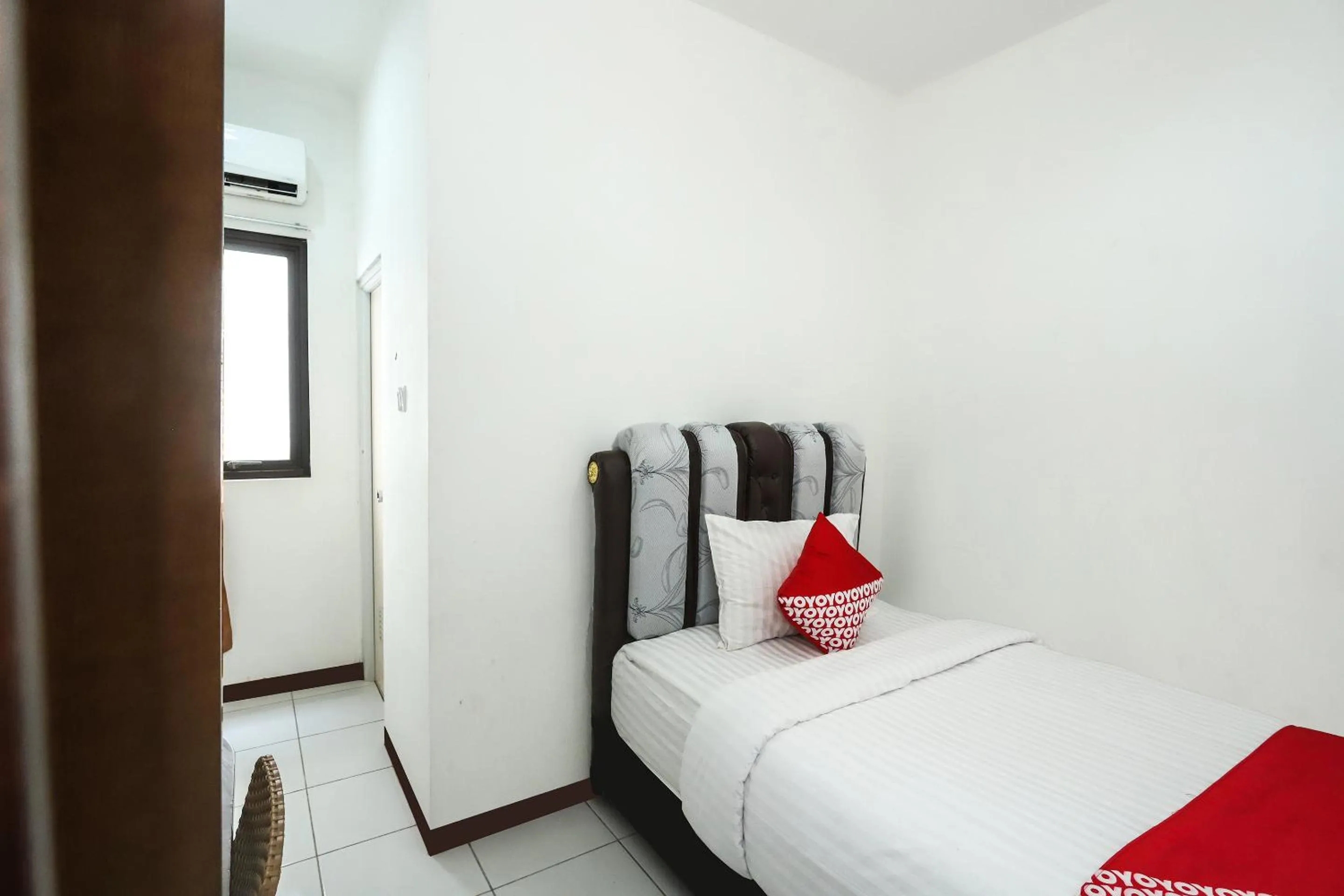 Bedroom, Bed in OYO 1582 Bungo Guest House