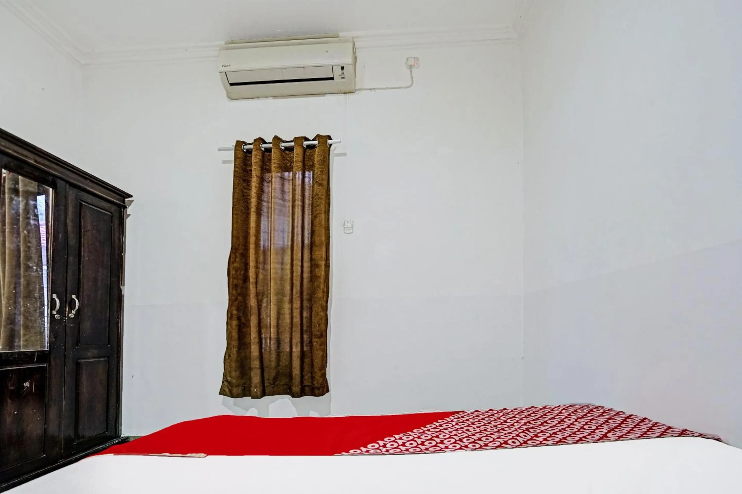 Bedroom, Bed in Hotel O Kambang Iwak Area Near Kambang Iwak Park Formerly Kerangga