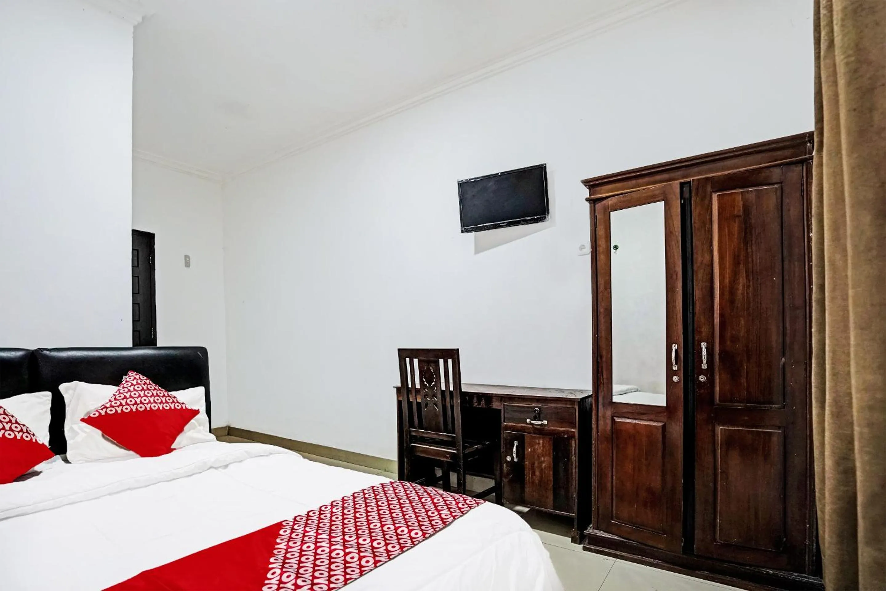 Bedroom, Bed in Hotel O Kambang Iwak Area Near Kambang Iwak Park Formerly Kerangga