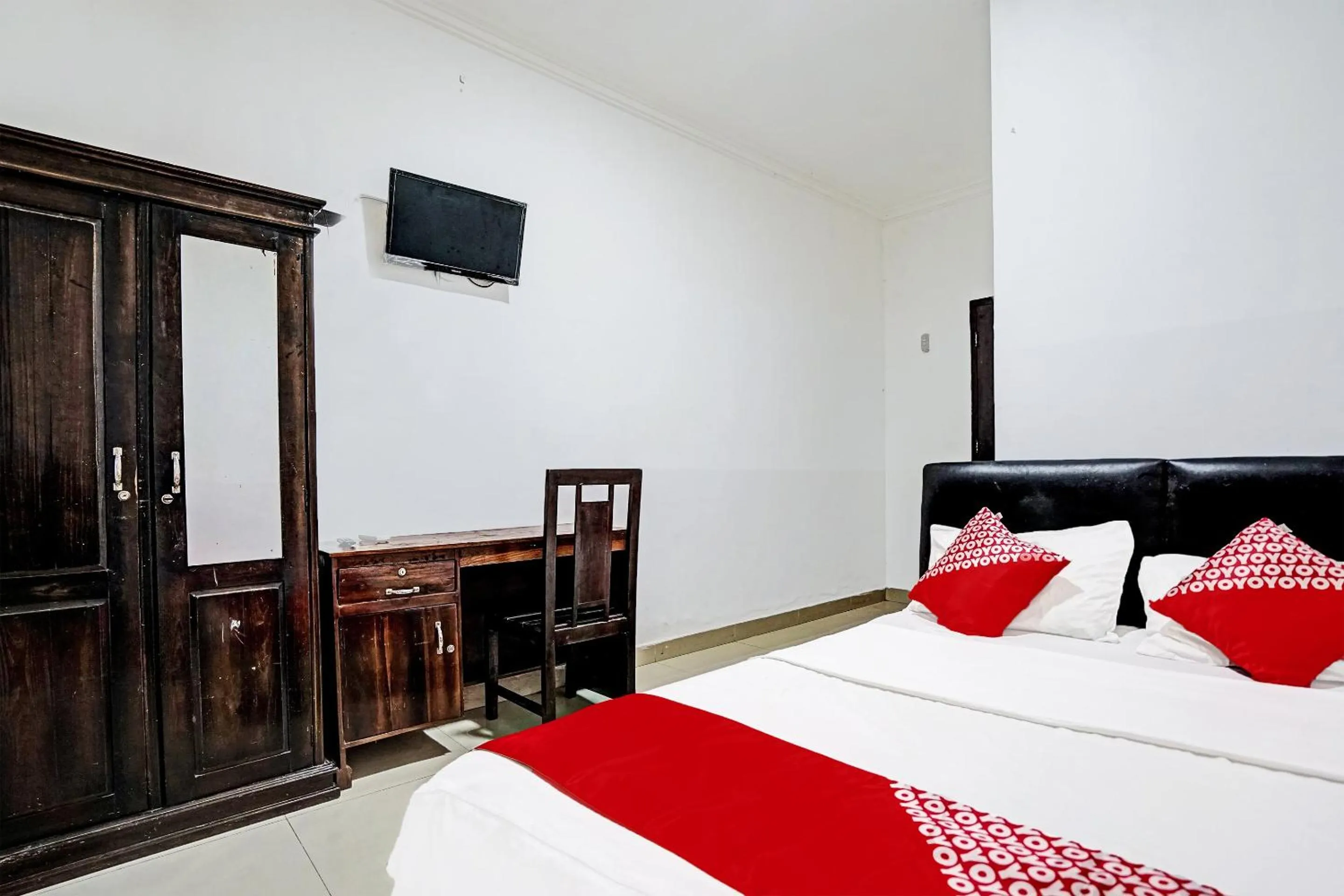 Bedroom, Bed in Hotel O Kambang Iwak Area Near Kambang Iwak Park Formerly Kerangga