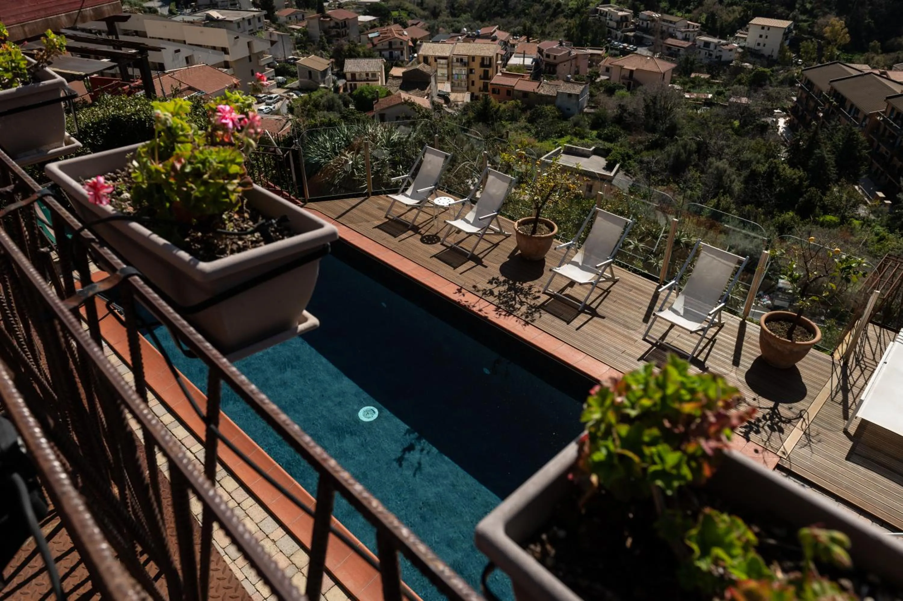 Pool view in BnB Casa Rossa