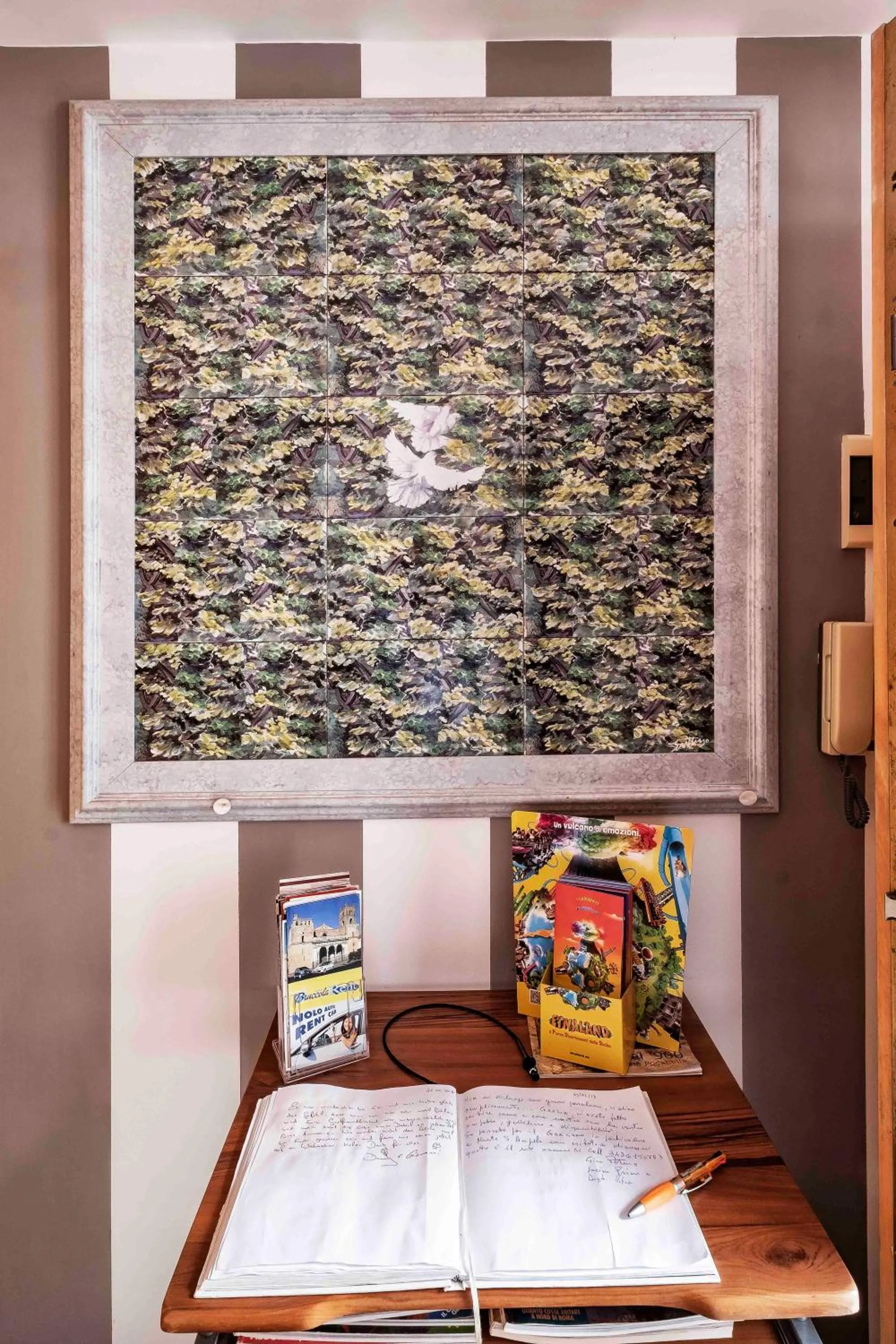 Decorative detail in BnB Casa Rossa