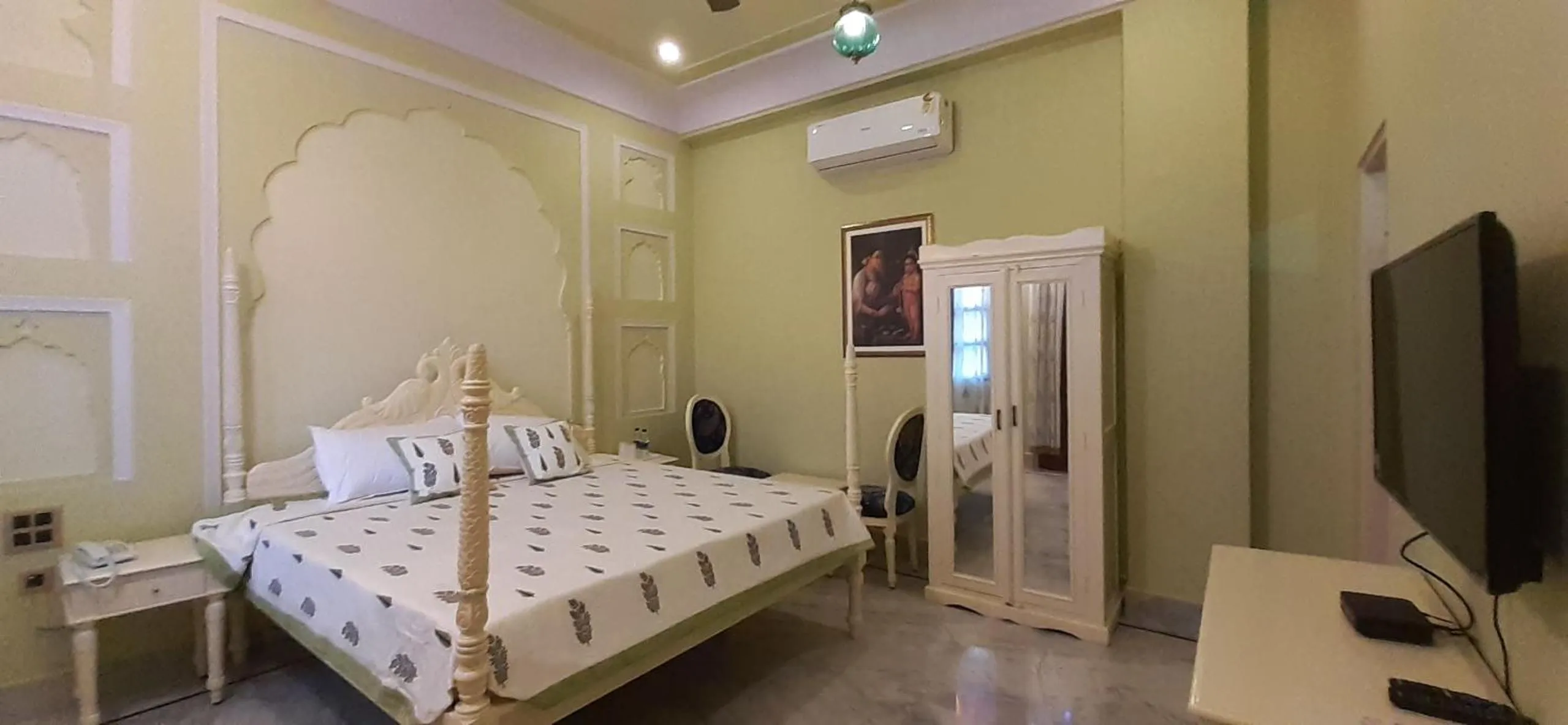 Bedroom, Bed in Raj Rajeshwari Haveli