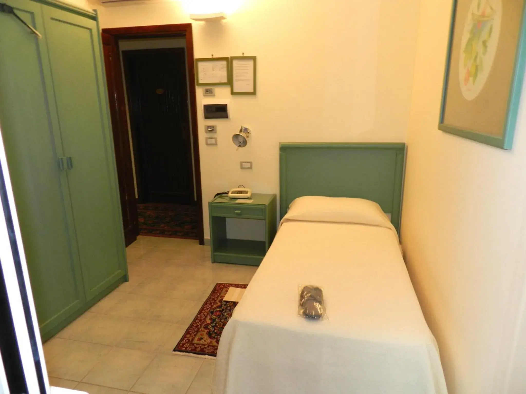 Standard Single Room in Hotel Il Mulino Standard Single Room in Hotel Il Mulino