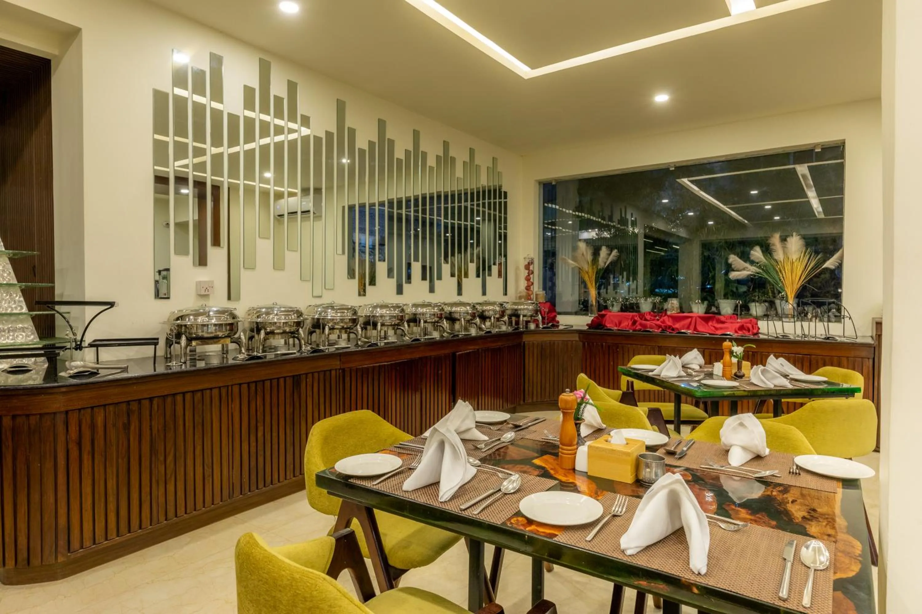 Restaurant/places to eat in The Malla Hotel - Thamel, 2 km to Swayambhunath Temple