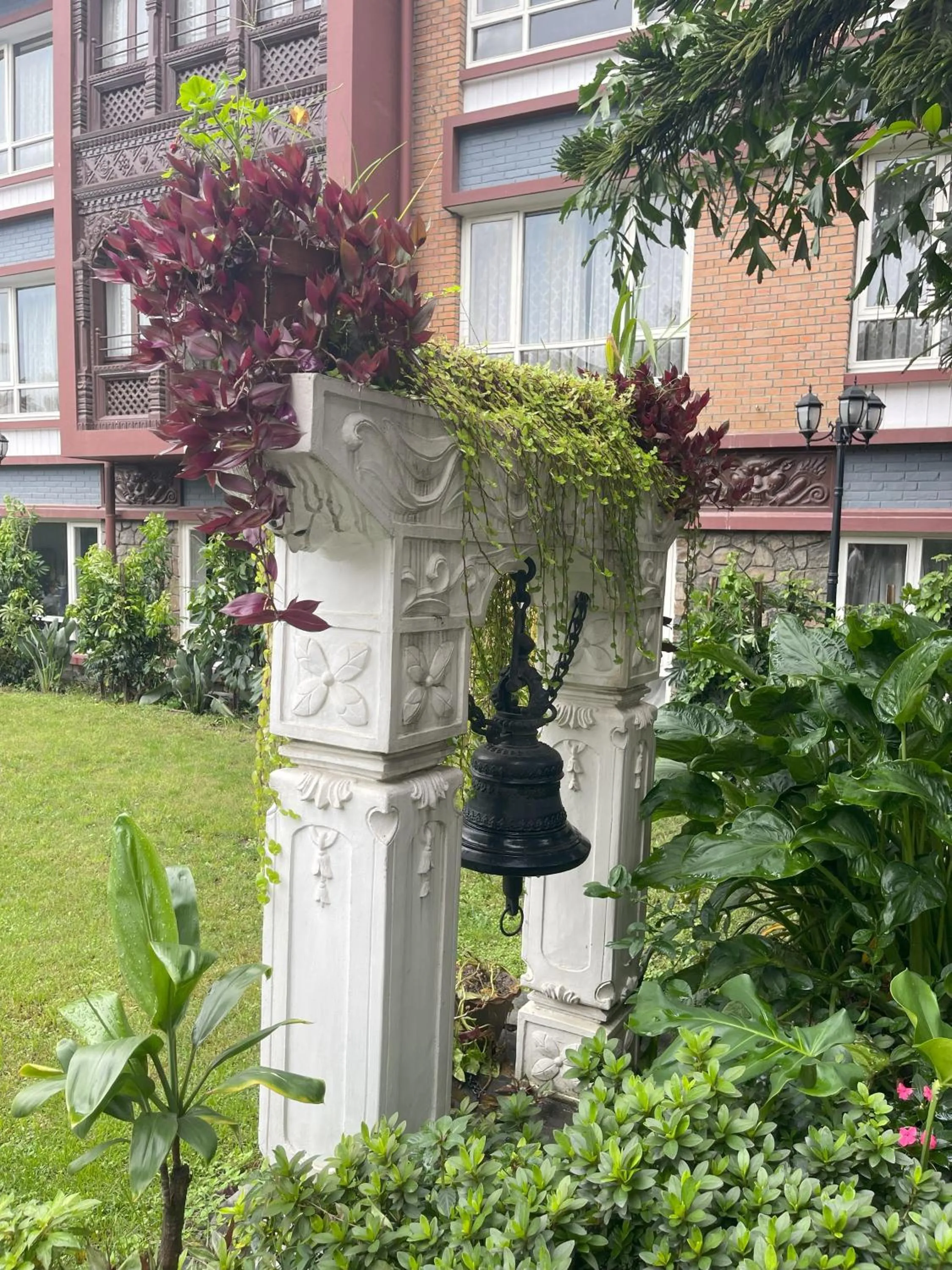 Garden in The Malla Hotel - Thamel, 2 km to Swayambhunath Temple