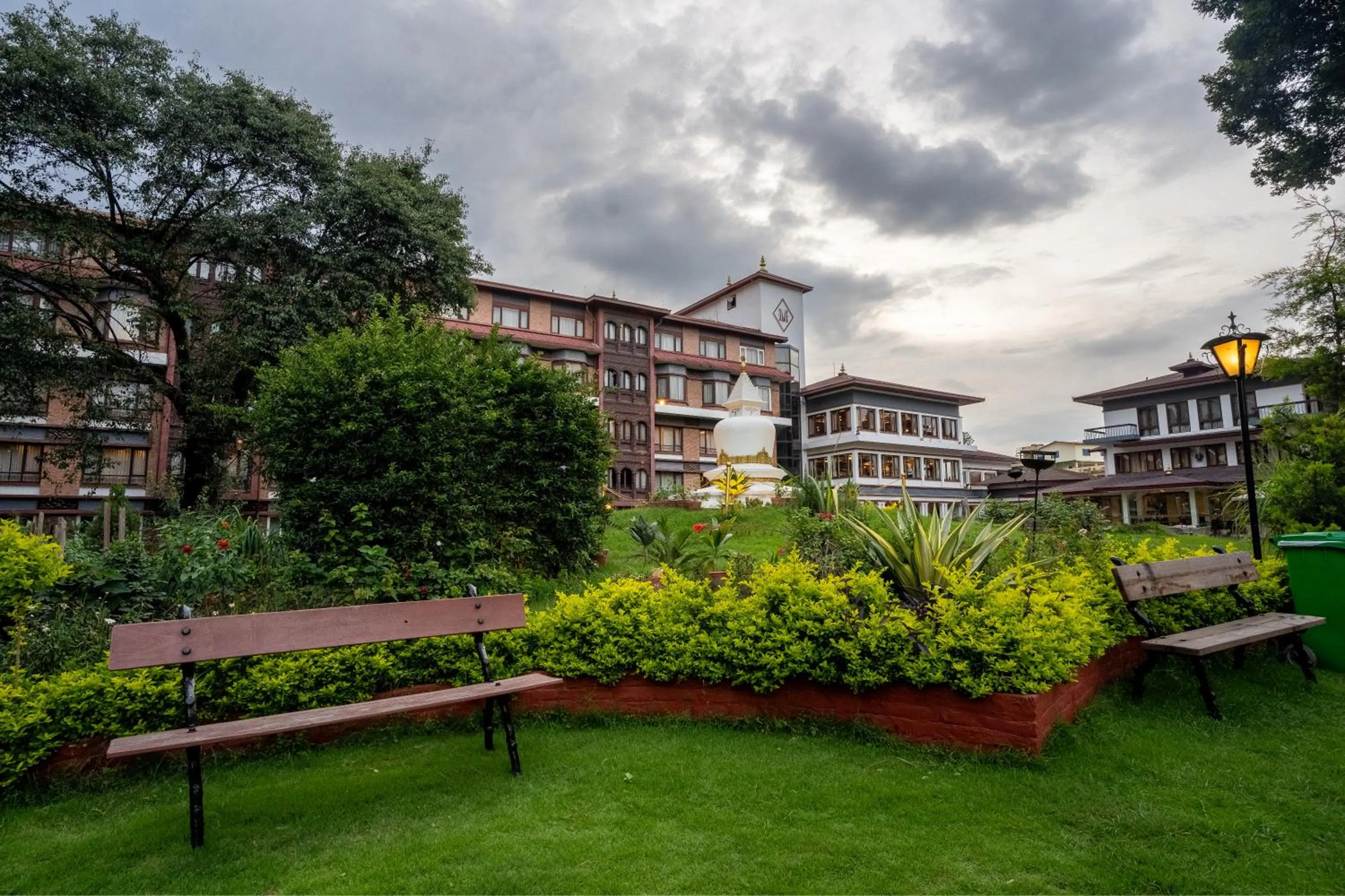 Garden in The Malla Hotel - Thamel, 2 km to Swayambhunath Temple