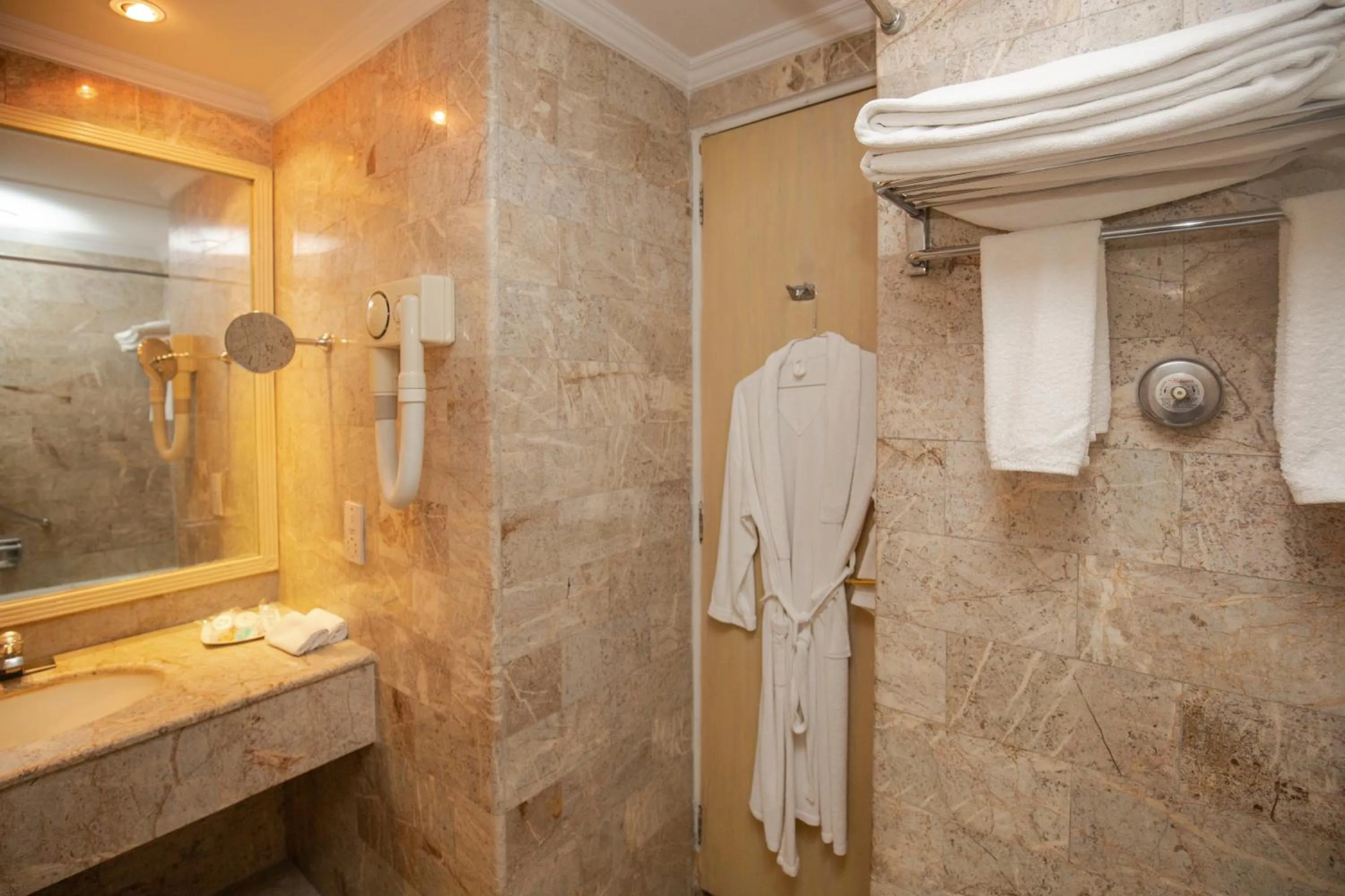 Bathroom in The Malla Hotel - Thamel, 2 km to Swayambhunath Temple