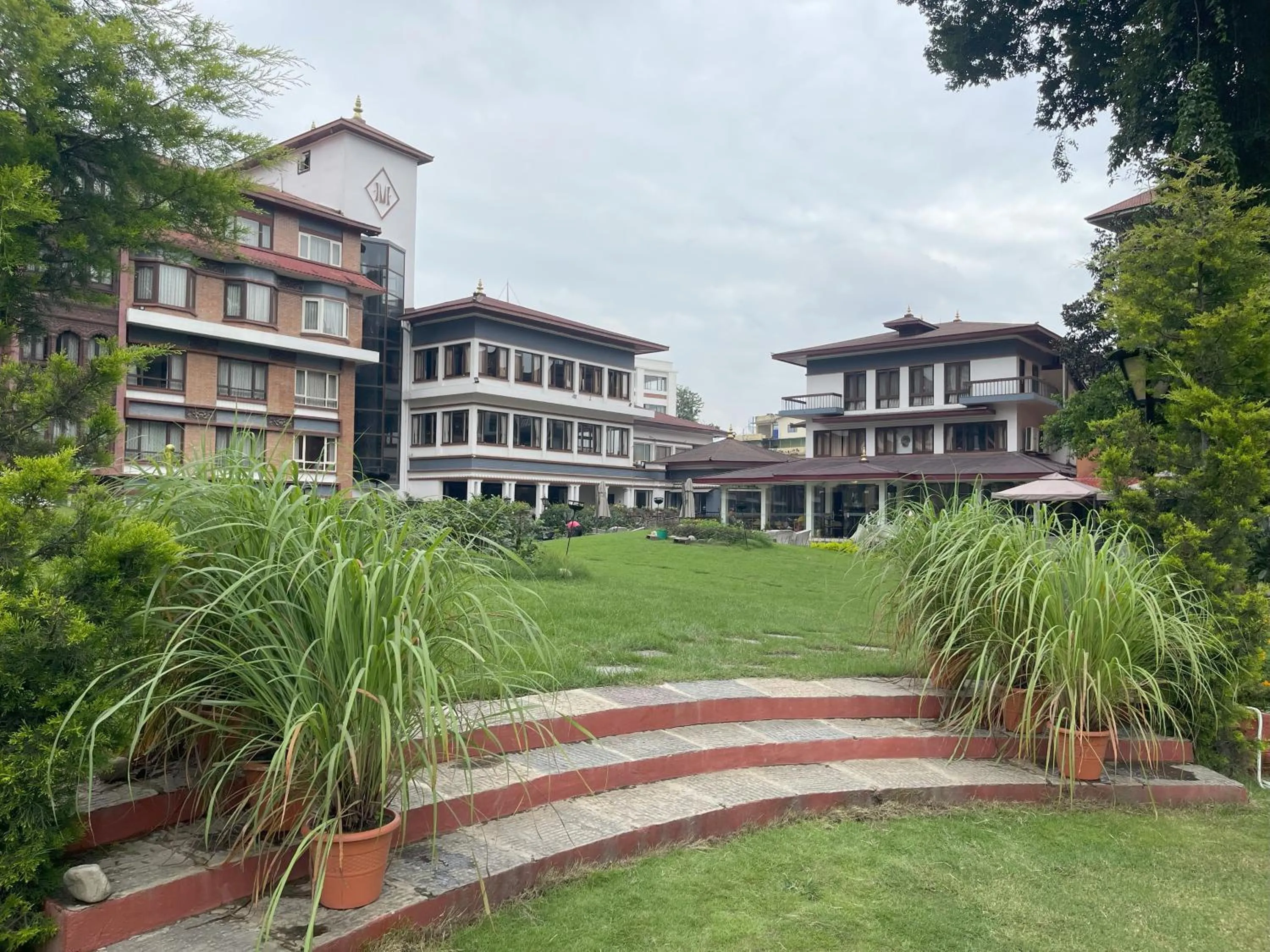 Garden in The Malla Hotel - Thamel, 2 km to Swayambhunath Temple