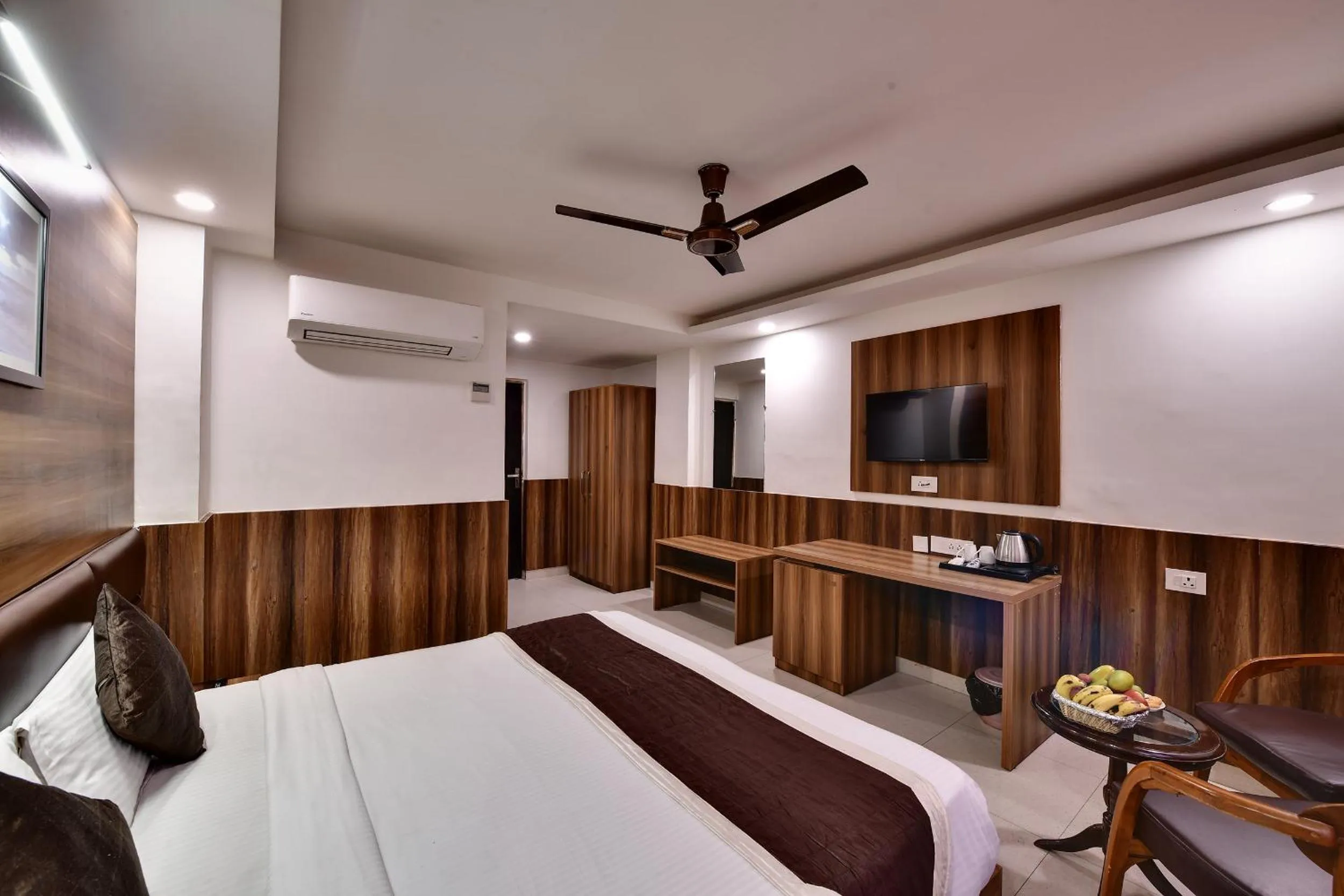 Bedroom, Bed in RnB Select Walk Inn Lucknow