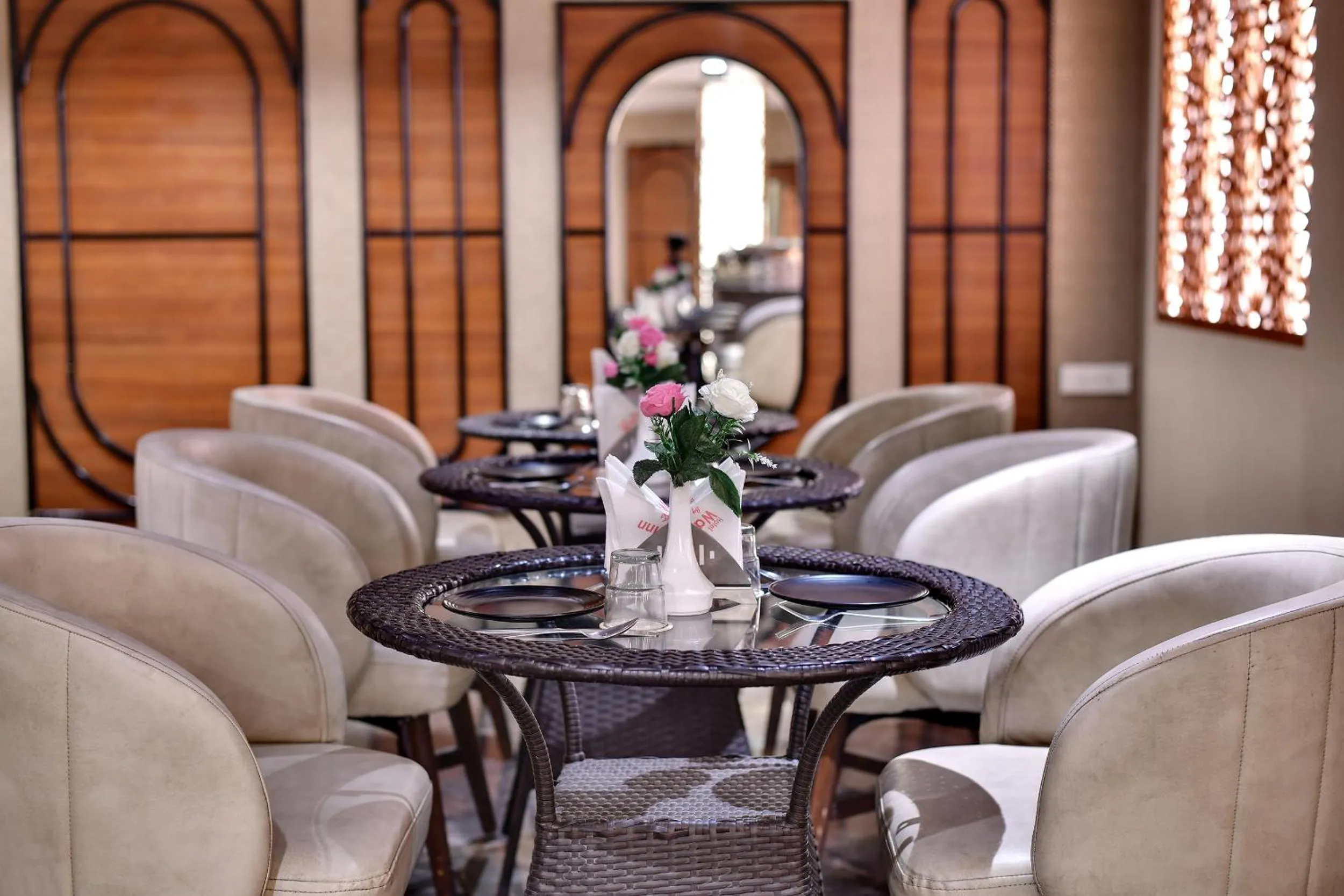 Restaurant/places to eat in RnB Select Walk Inn Lucknow