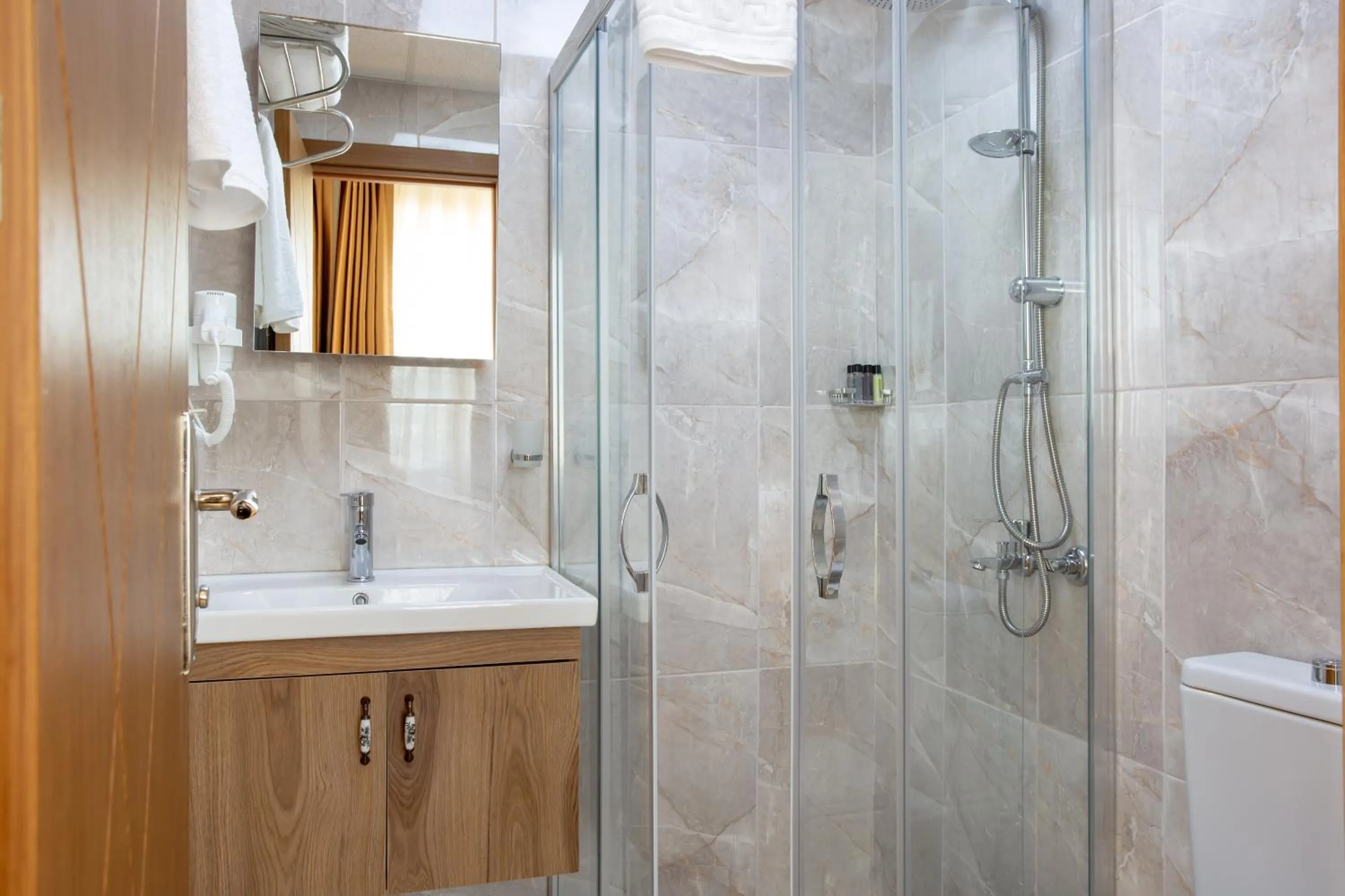 Bathroom in West Palace