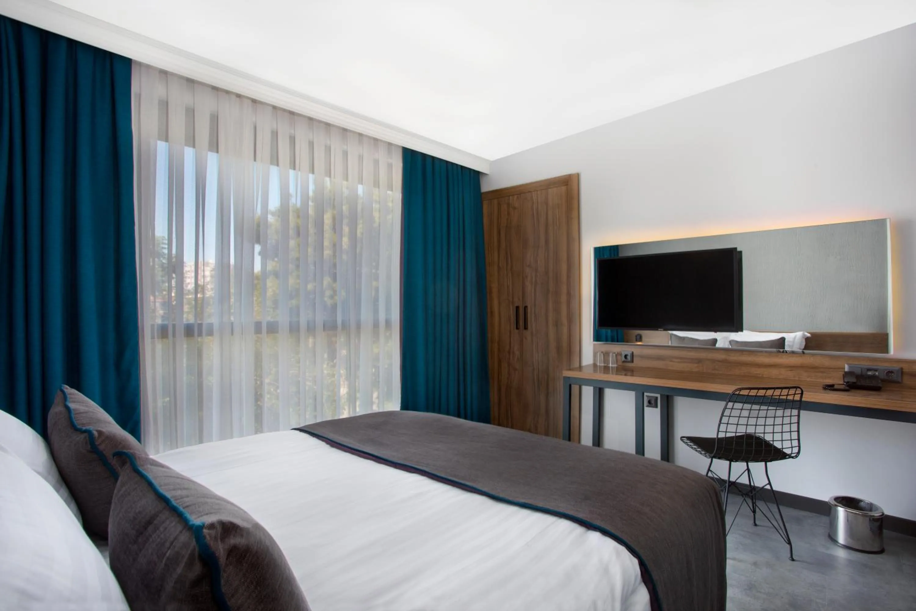 Bedroom, Bed in Falcon 1511