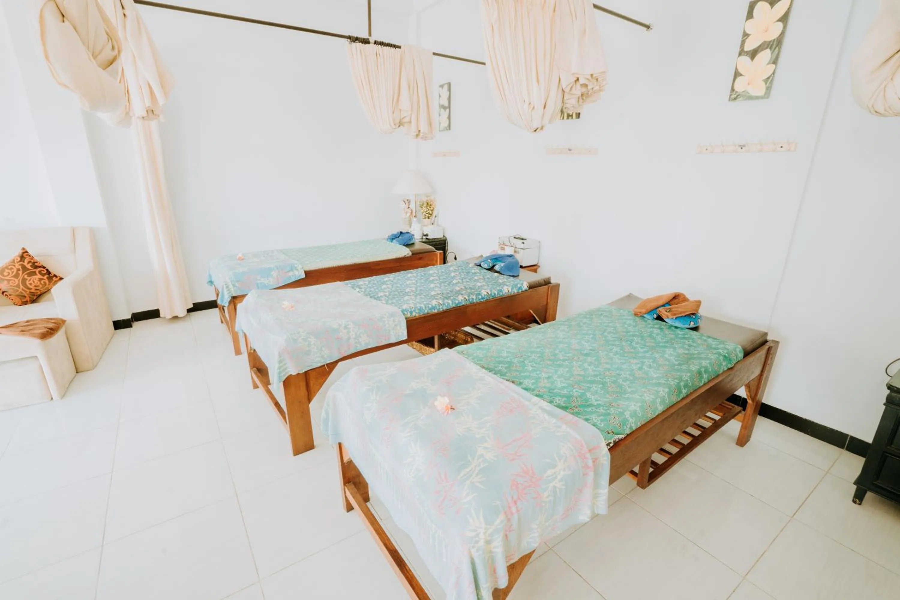 Massage, Bed in Nova Guest House