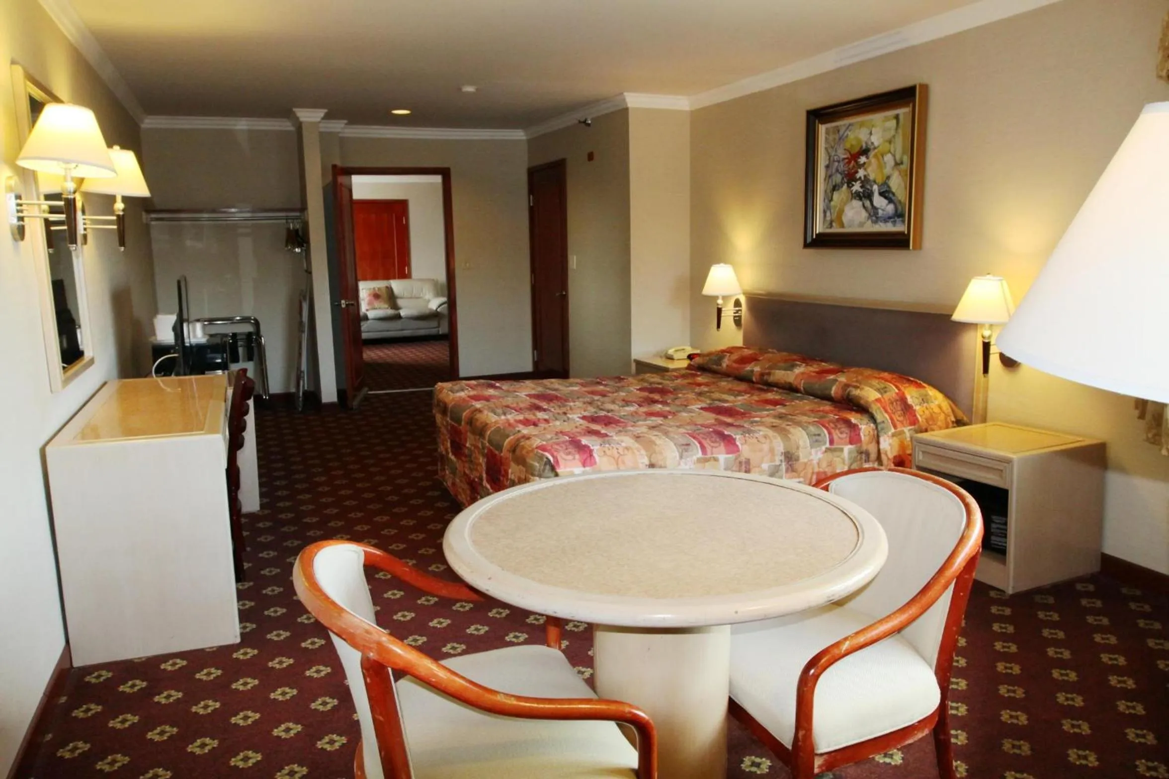 TV and multimedia, Bed in Metro Plaza Hotel