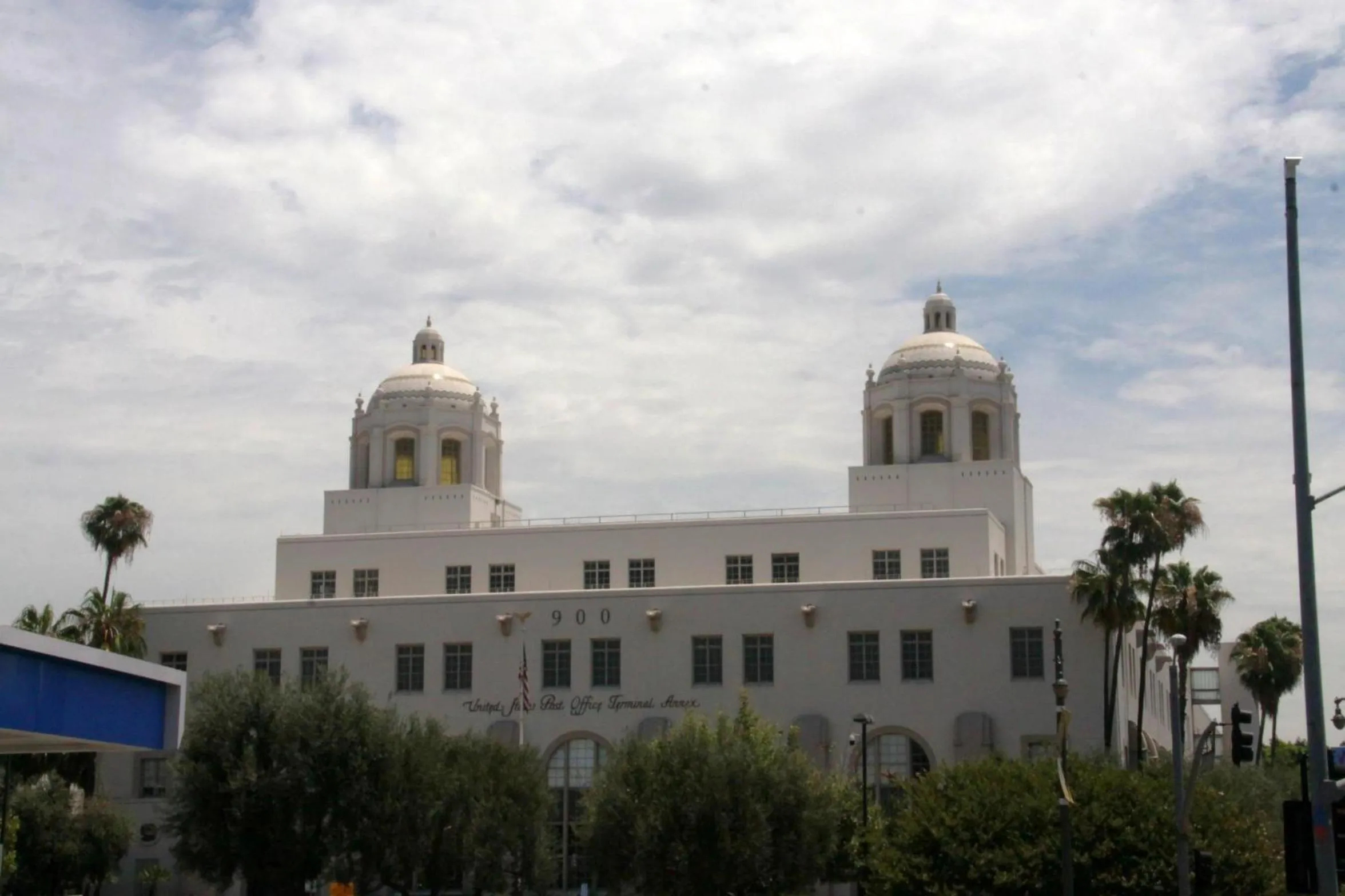 Nearby landmark in Metro Plaza Hotel