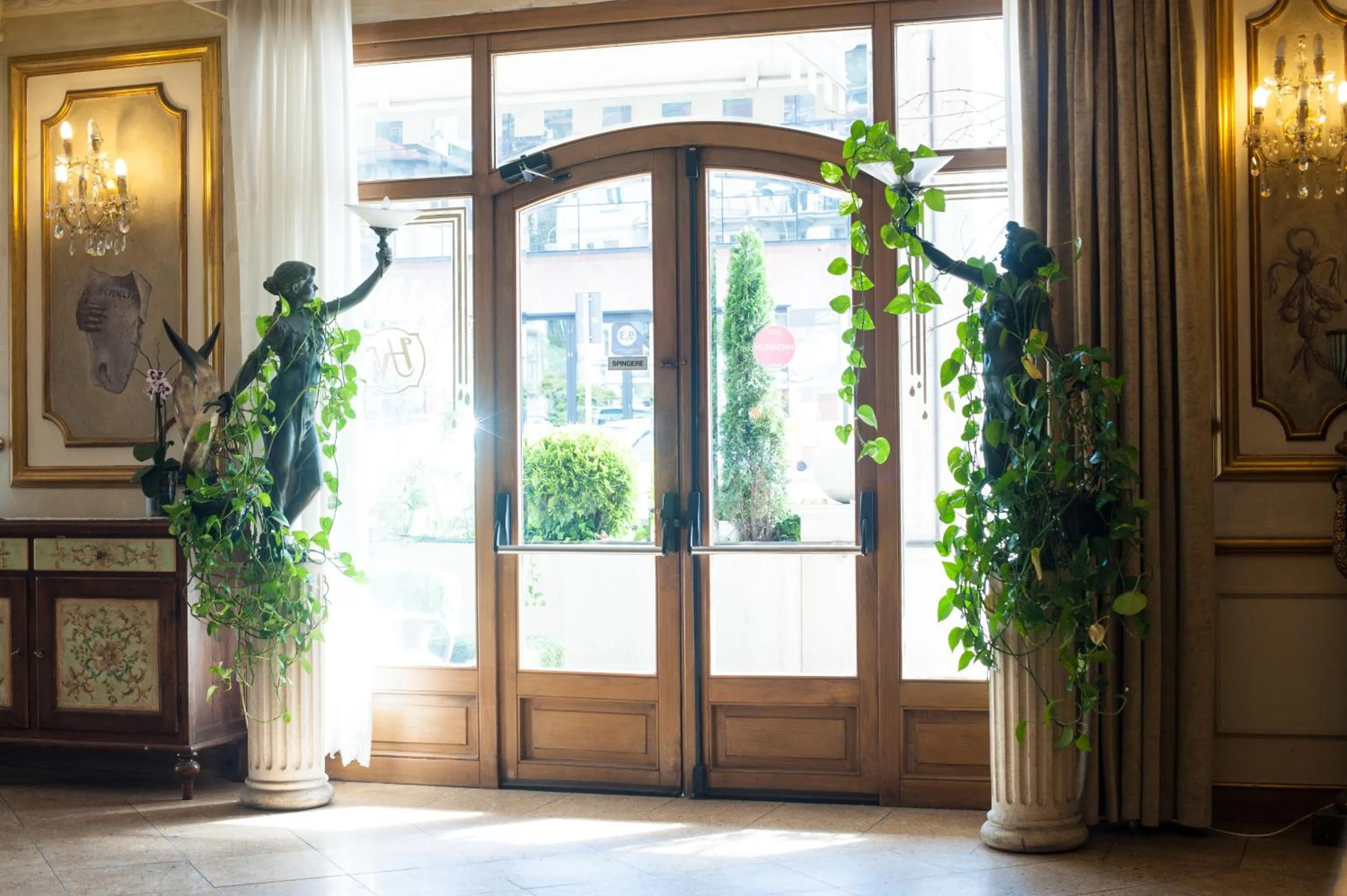 Lobby or reception in Hotel Vandelli