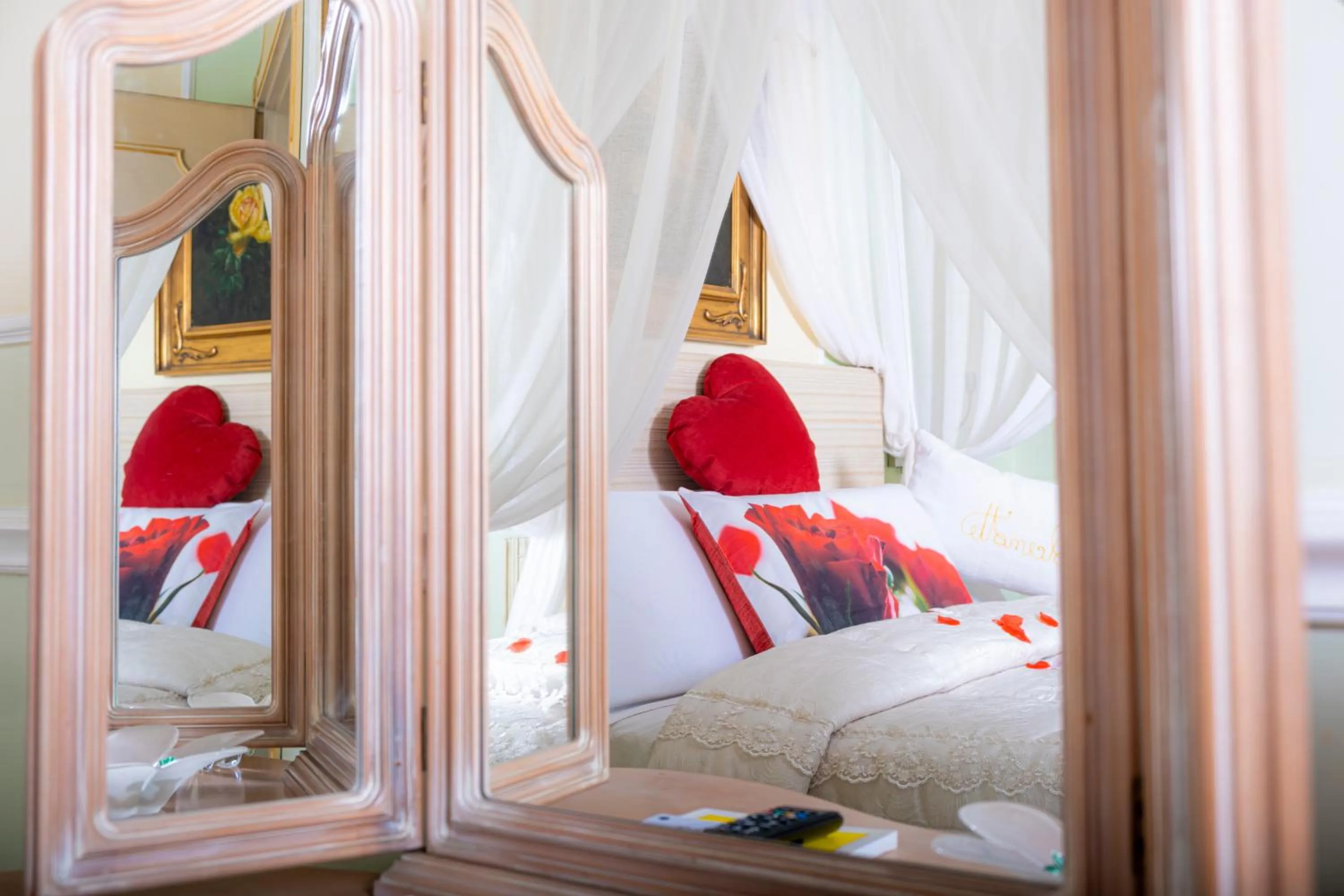 Bedroom, Bed in Hotel Vandelli