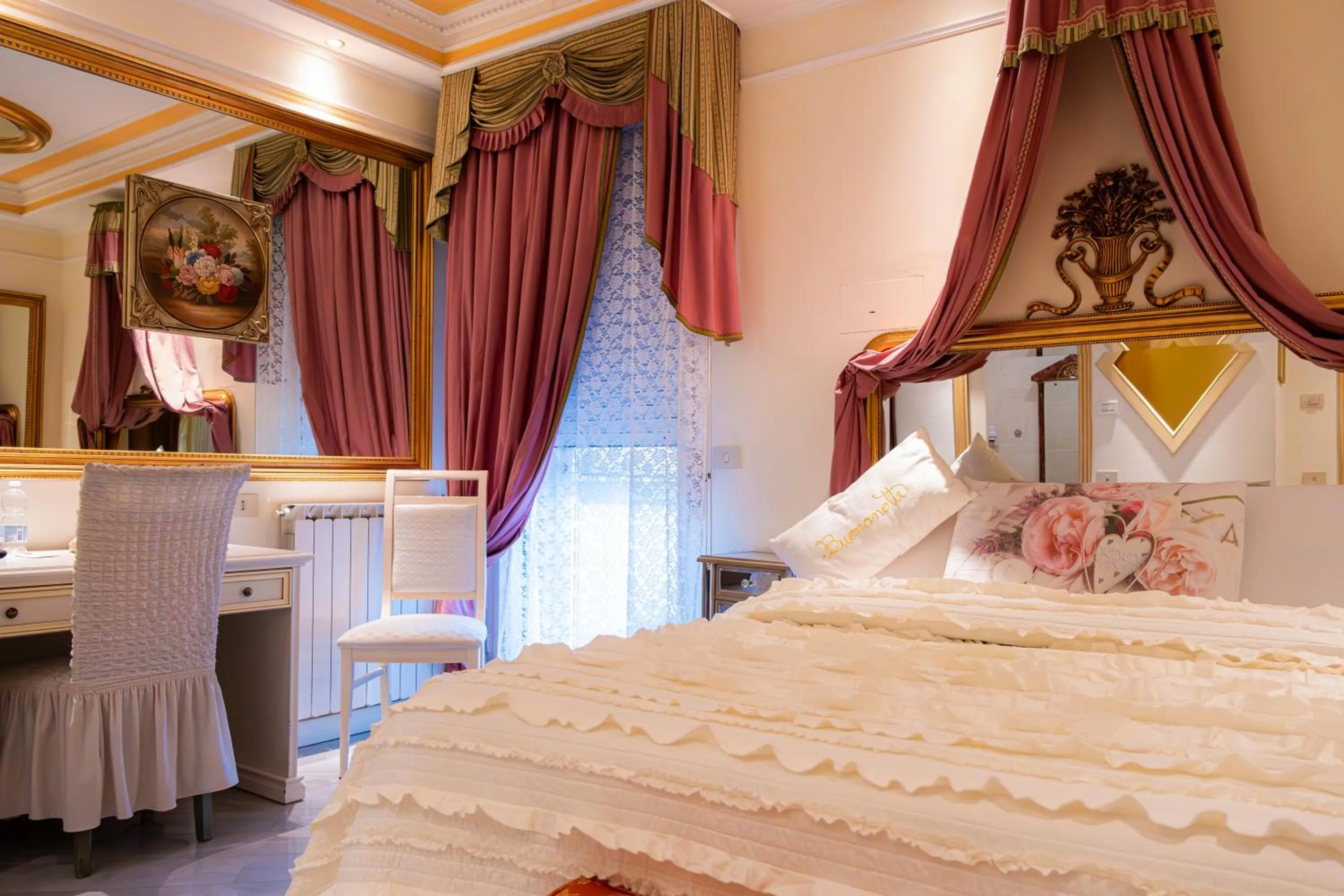 Bedroom, Bed in Hotel Vandelli