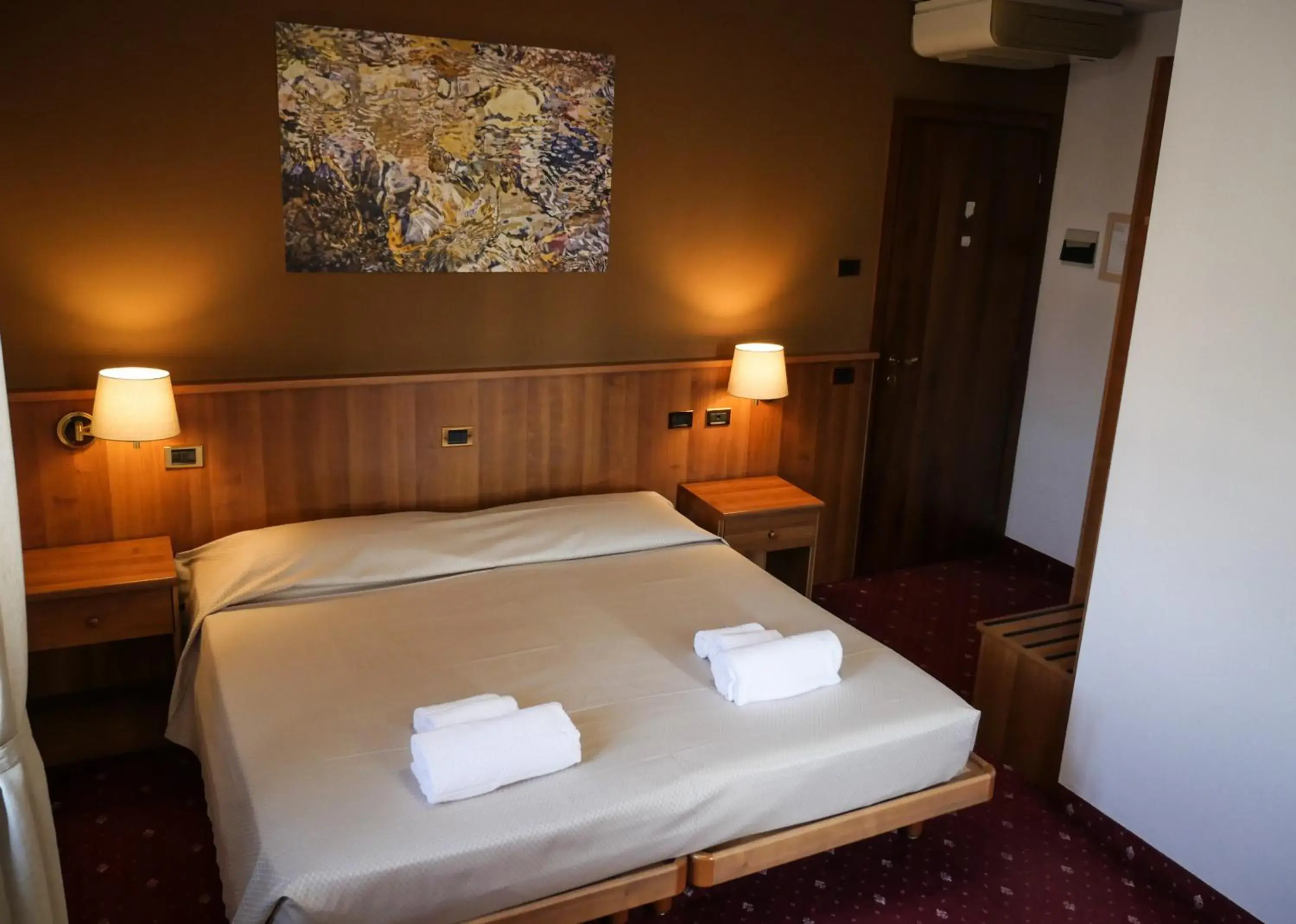 Economy Double or Twin Room - single occupancy in VILLANOVA HOTEL Economy Double or Twin Room - single occupancy in VILLANOVA HOTEL