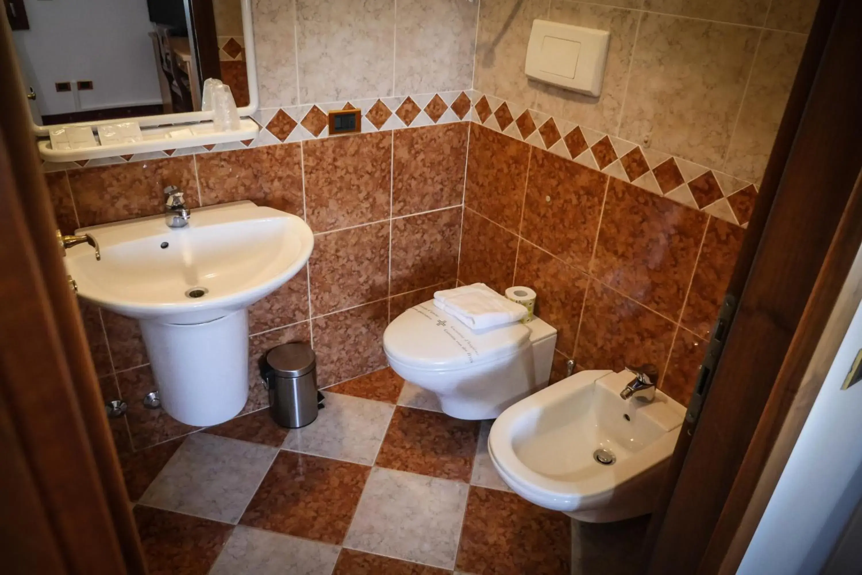 Economy Double or Twin Room - single occupancy in VILLANOVA HOTEL Economy Double or Twin Room - single occupancy in VILLANOVA HOTEL