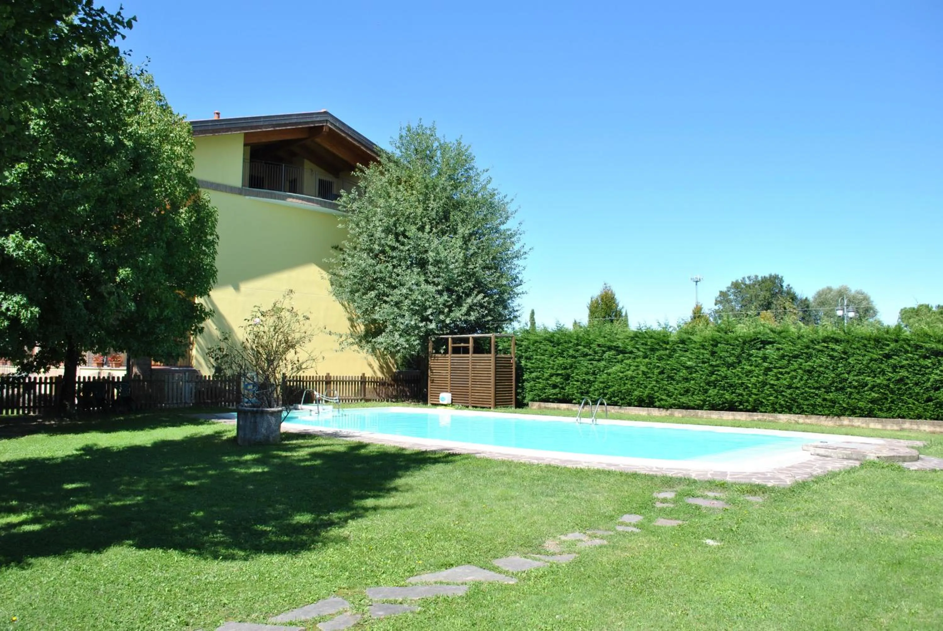 Swimming pool in Fondo Brugarolo B&B