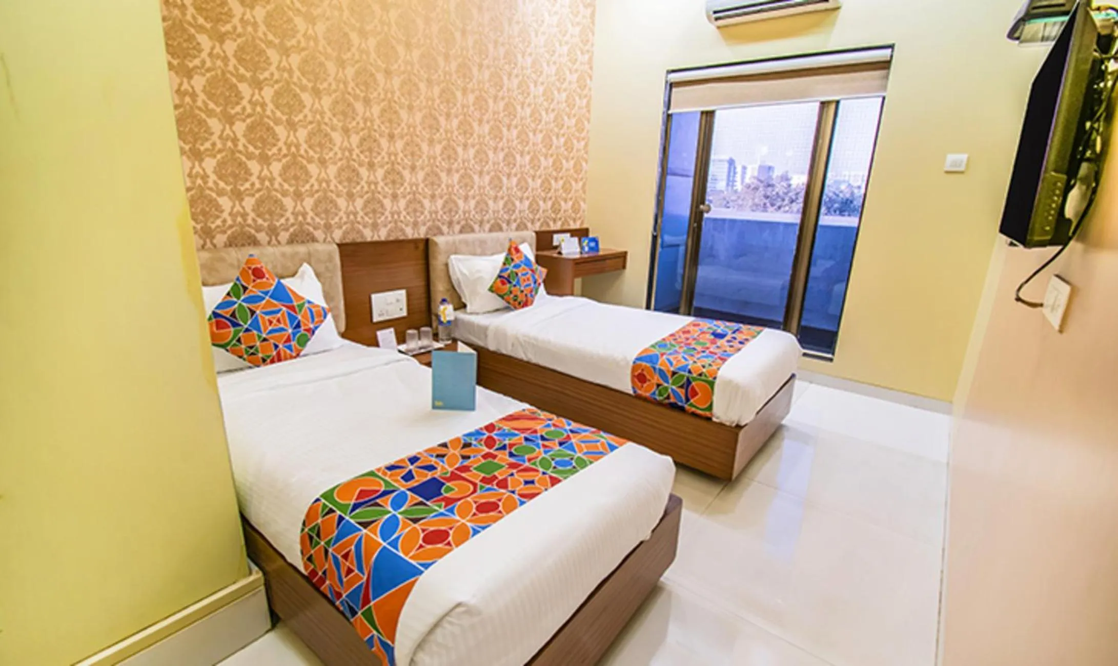 Bed in FabHotel Seven Hills - Nr Mumbai International Airport