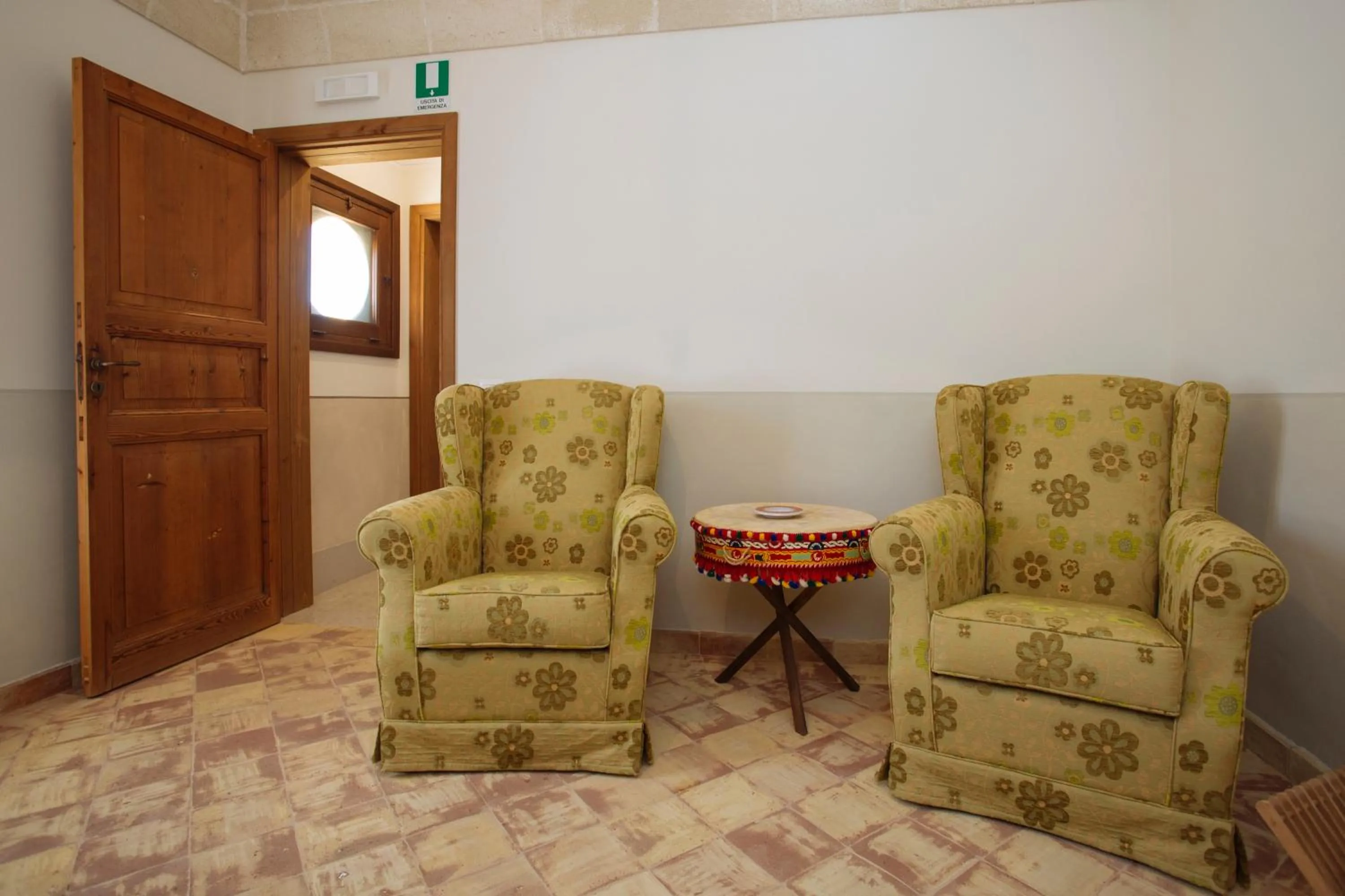 Seating area in Hotel Baglio Catalano