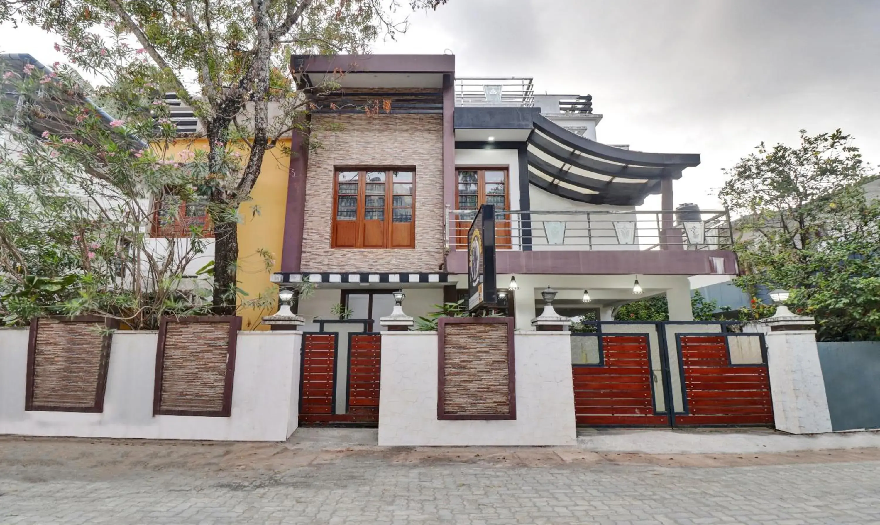 Property building in Treebo Backpackers Inn Property building in Treebo Backpackers Inn