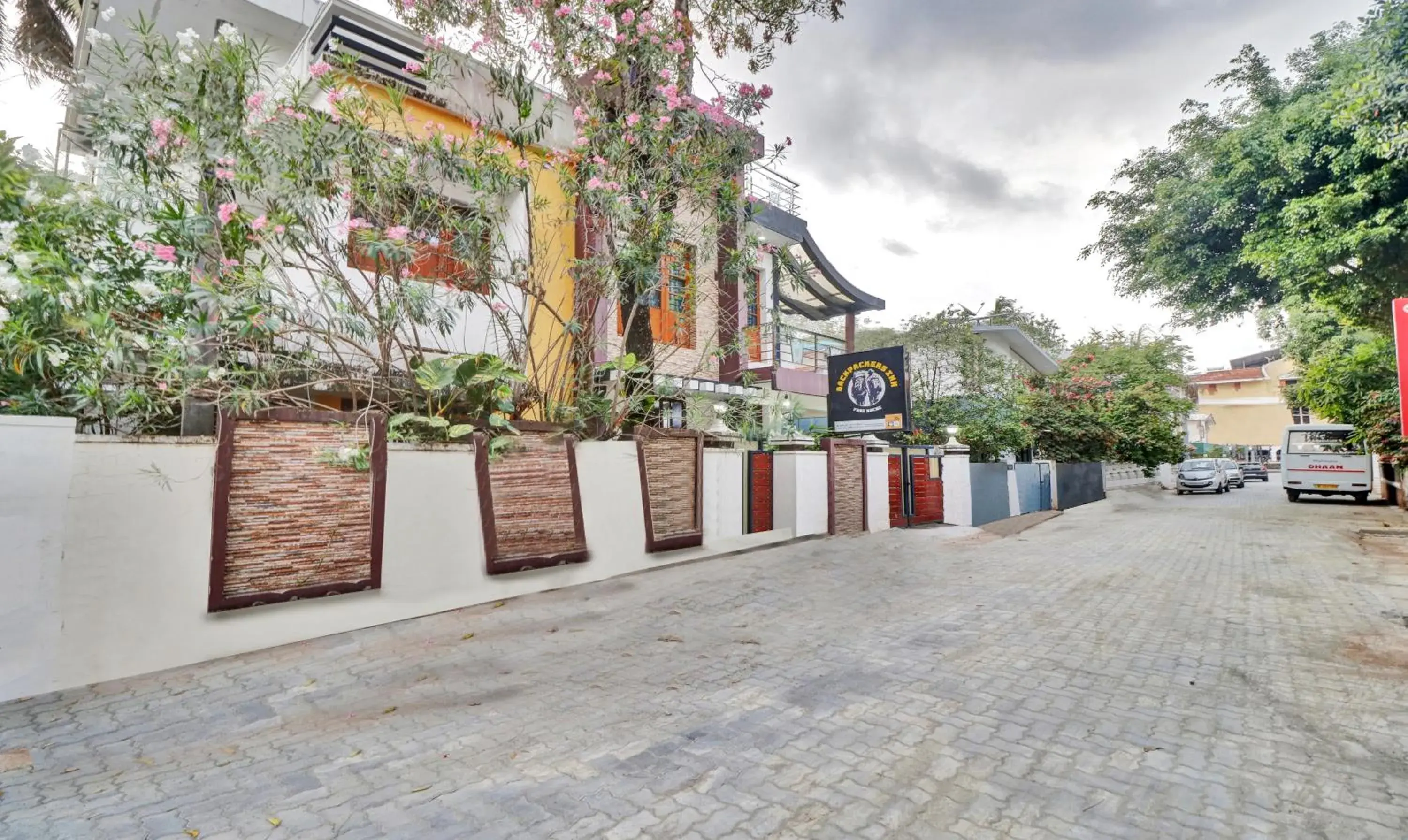 Property building in Treebo Backpackers Inn Property building in Treebo Backpackers Inn