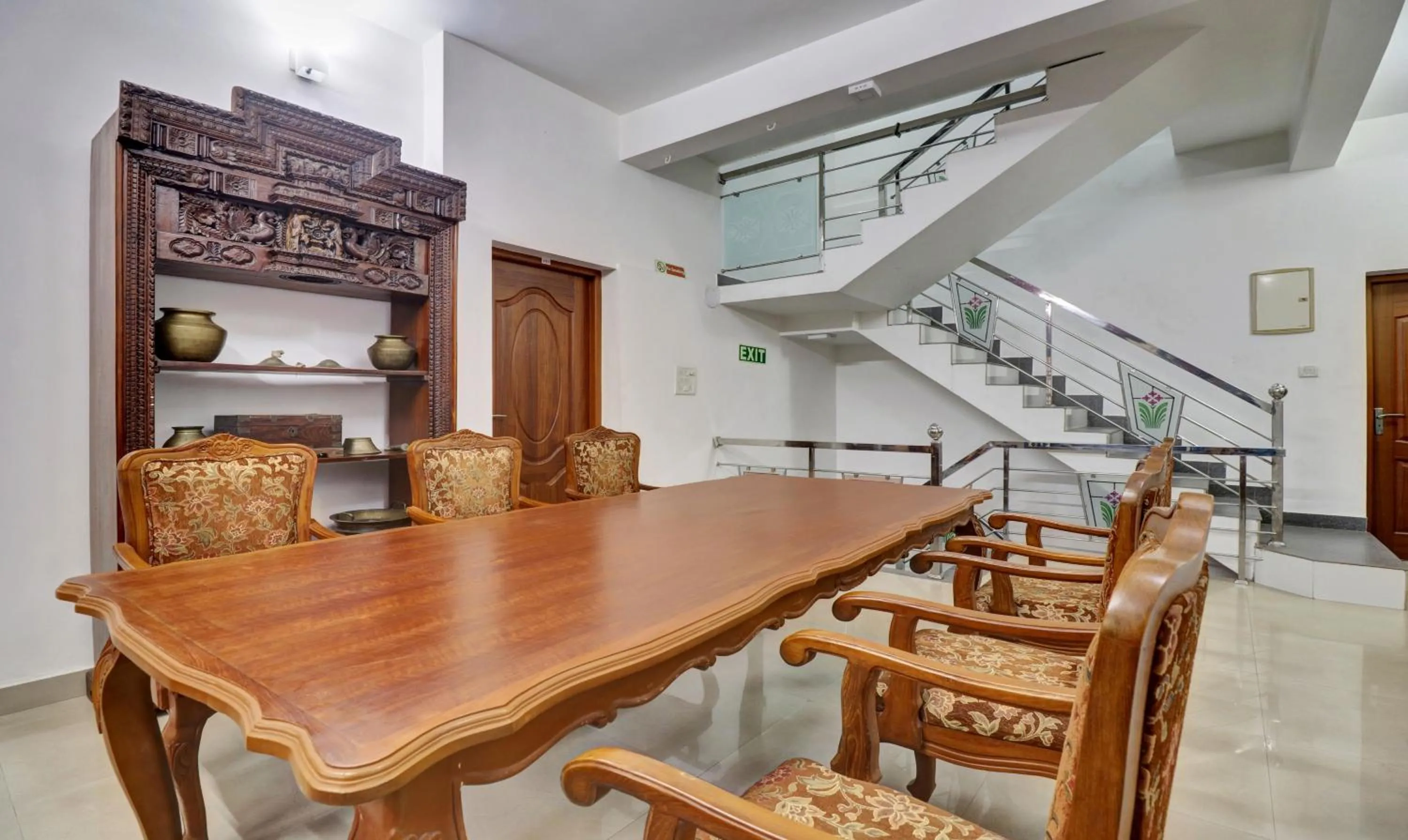 Breakfast in Treebo Backpackers Inn