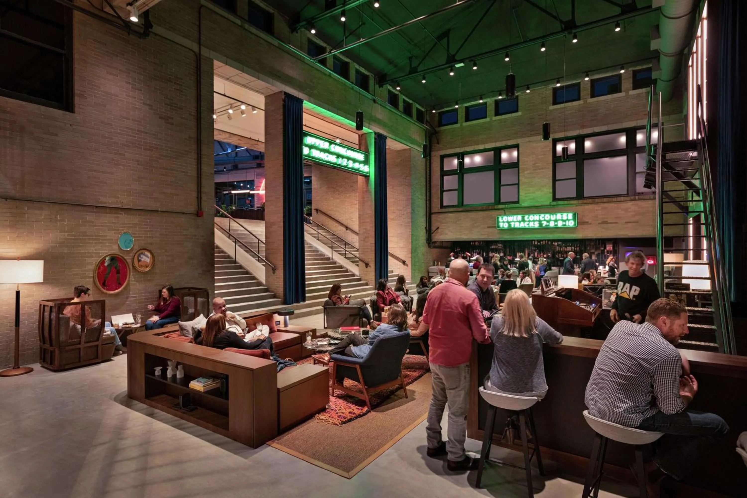 Lounge or bar in The Central Station Memphis, Curio Collection By Hilton