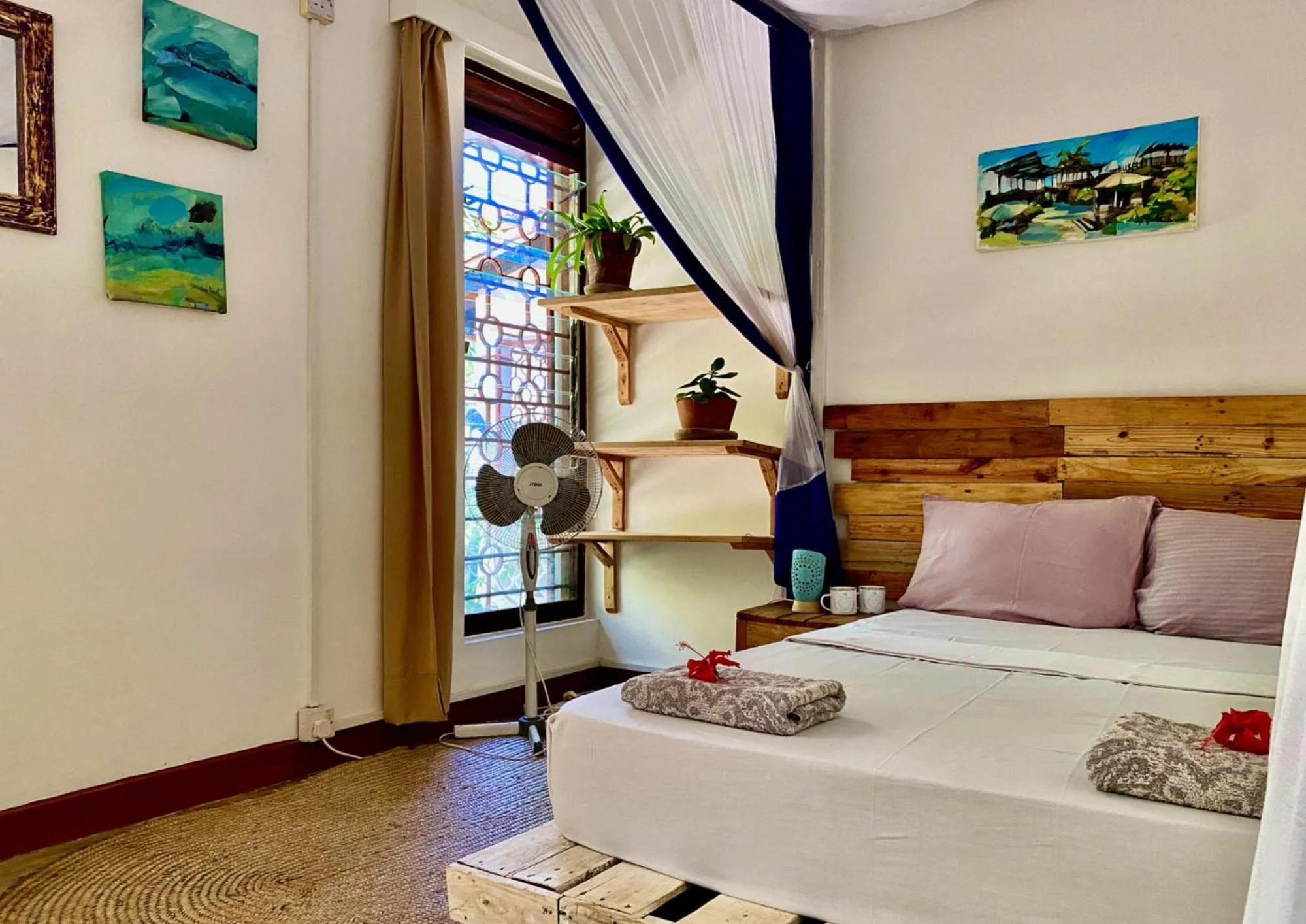 Bed in Salty's Kitesurf Village