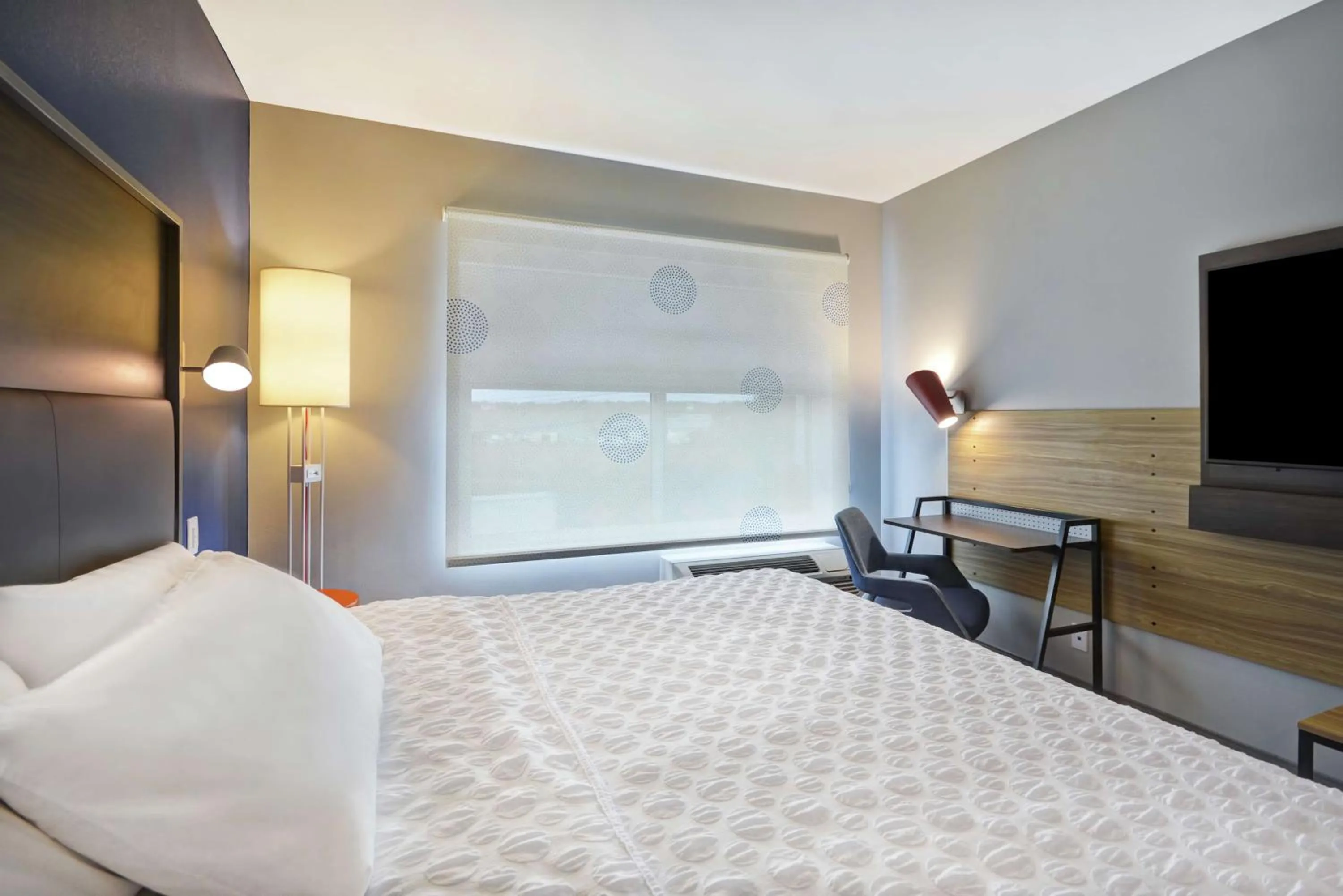 Bedroom, Bed in Tru By Hilton Winchester, Va