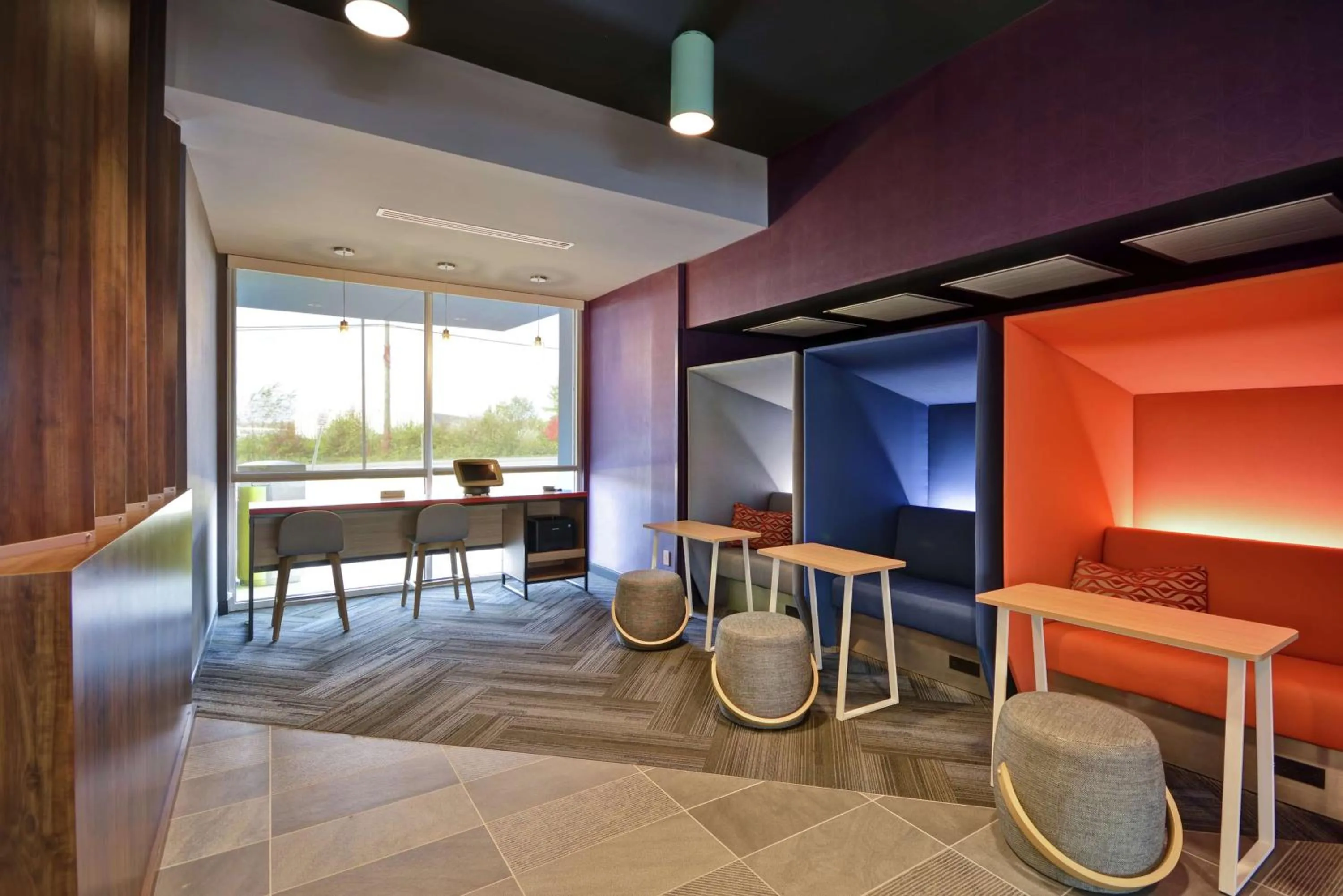 Lobby or reception in Tru By Hilton Winchester, Va