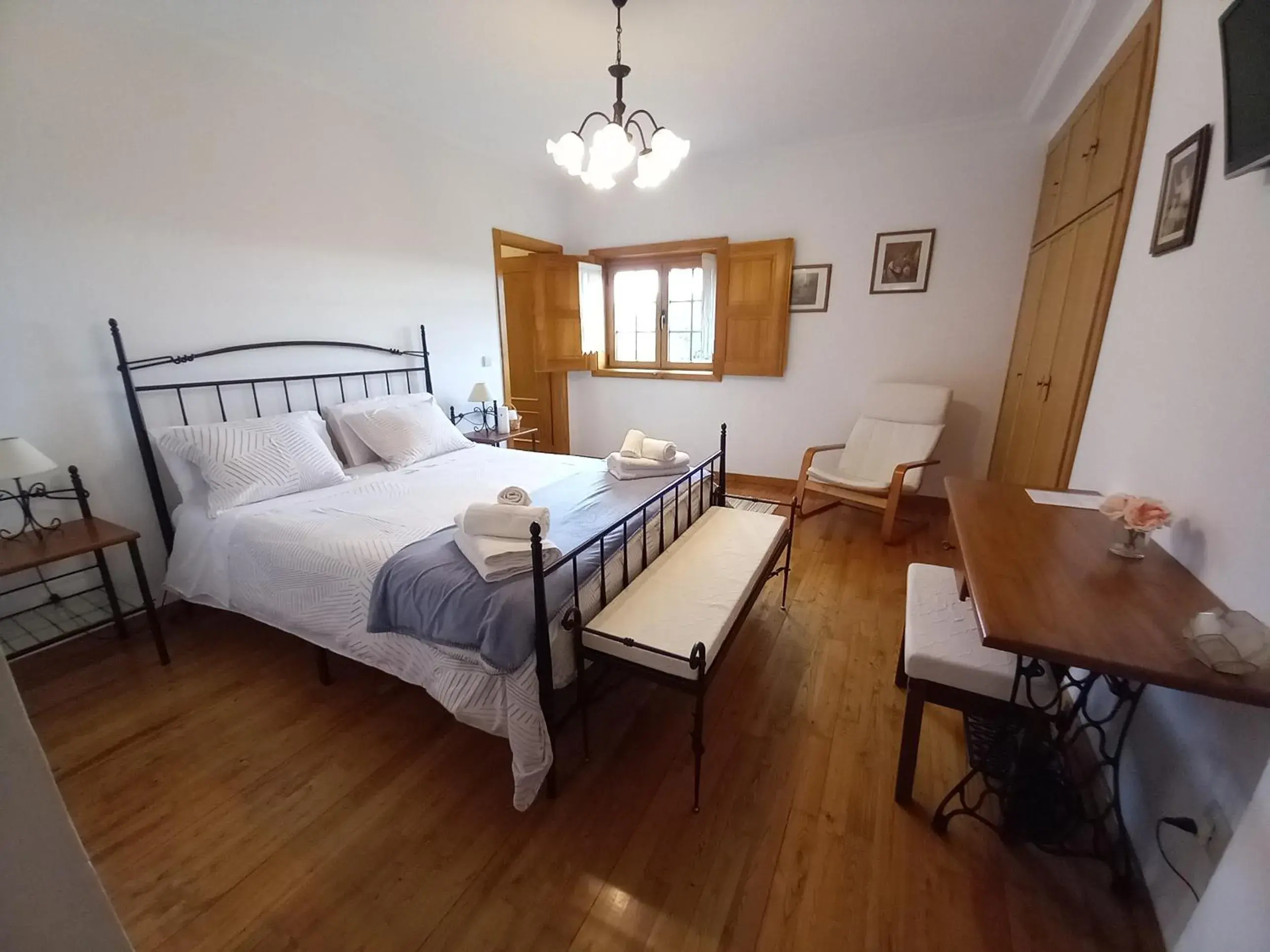 Double Room with Mountain View in O Bilhó Double Room with Mountain View in O Bilhó