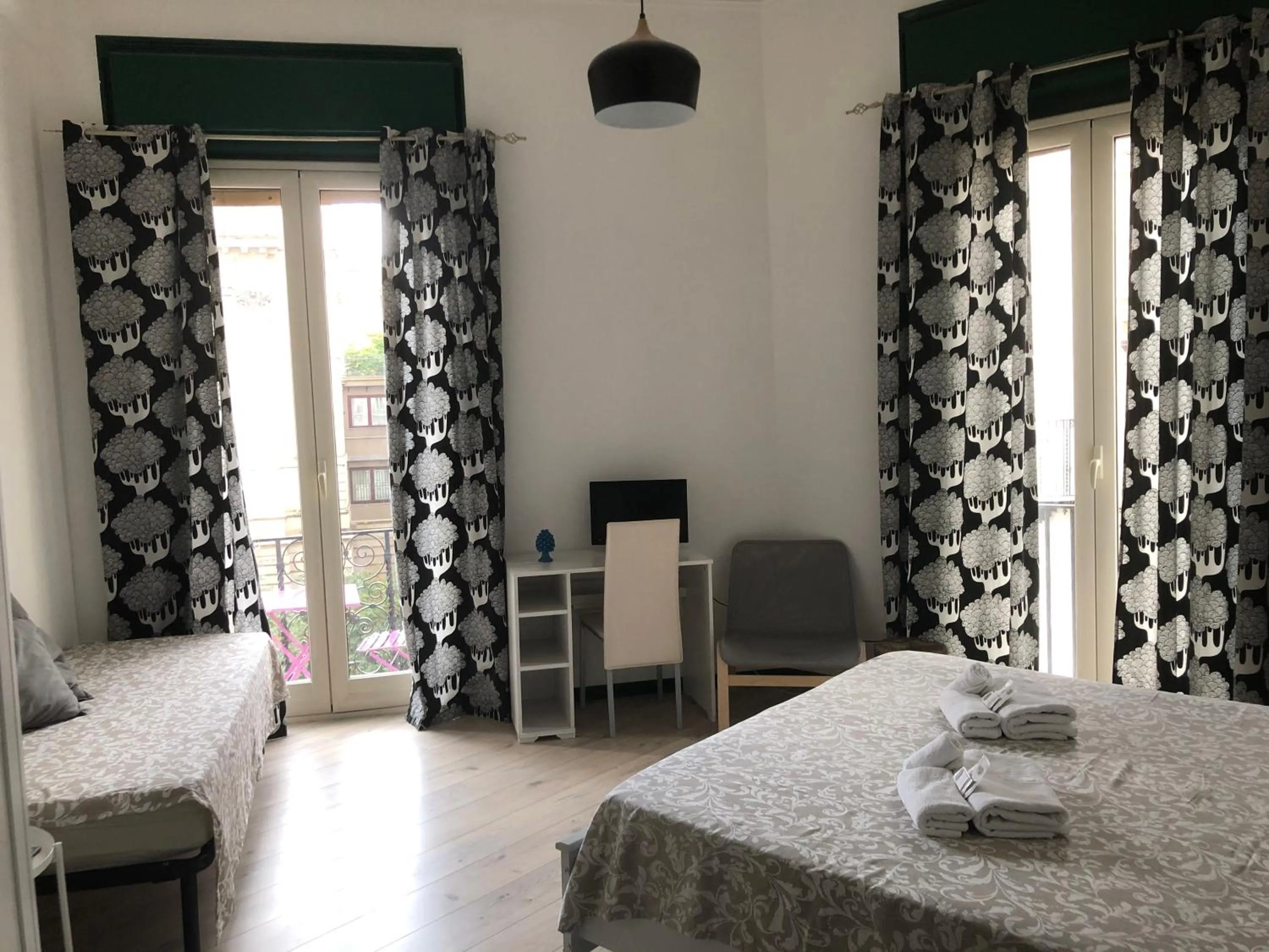 Photo of the whole room, Bed in Cosmopolitan Palermo