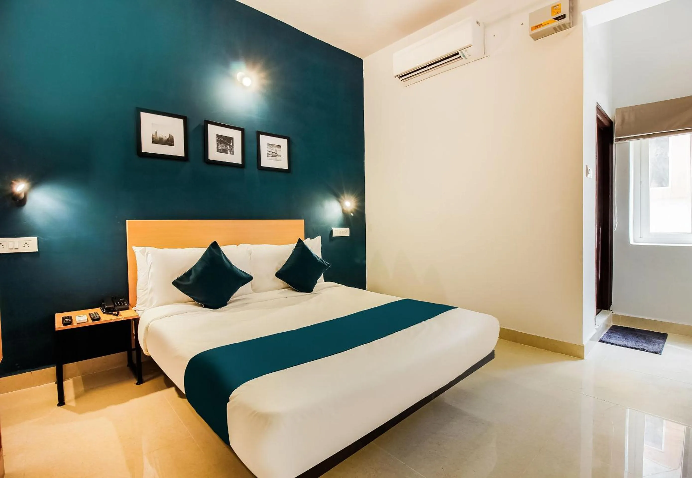 Bedroom, Bed in Super Hotel O GACHIBOWLI BESIDE DLF
