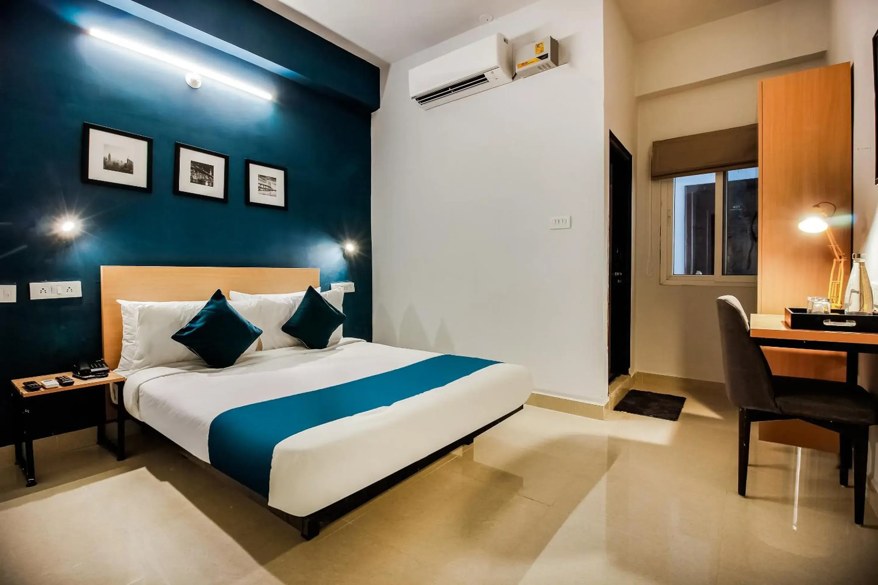 Bedroom, Bed in Super Hotel O GACHIBOWLI BESIDE DLF Bedroom, Bed in Super Hotel O GACHIBOWLI BESIDE DLF