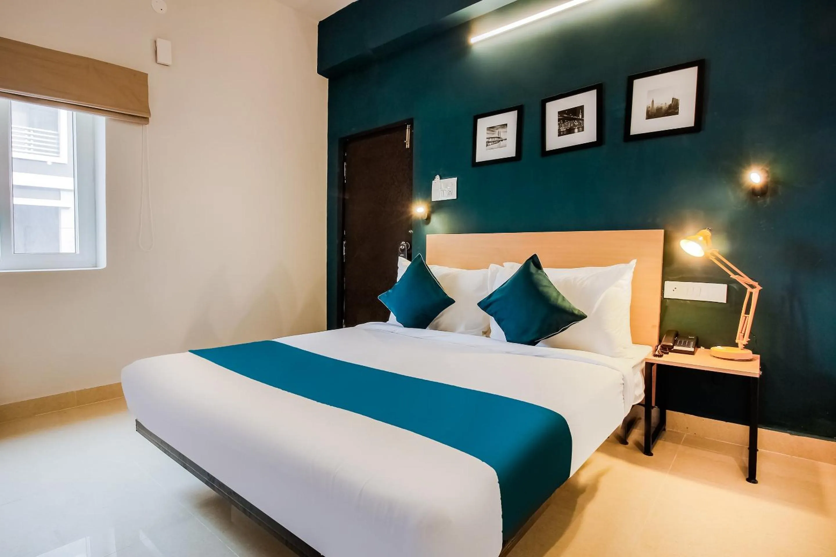 Bedroom, Bed in Super Hotel O GACHIBOWLI BESIDE DLF