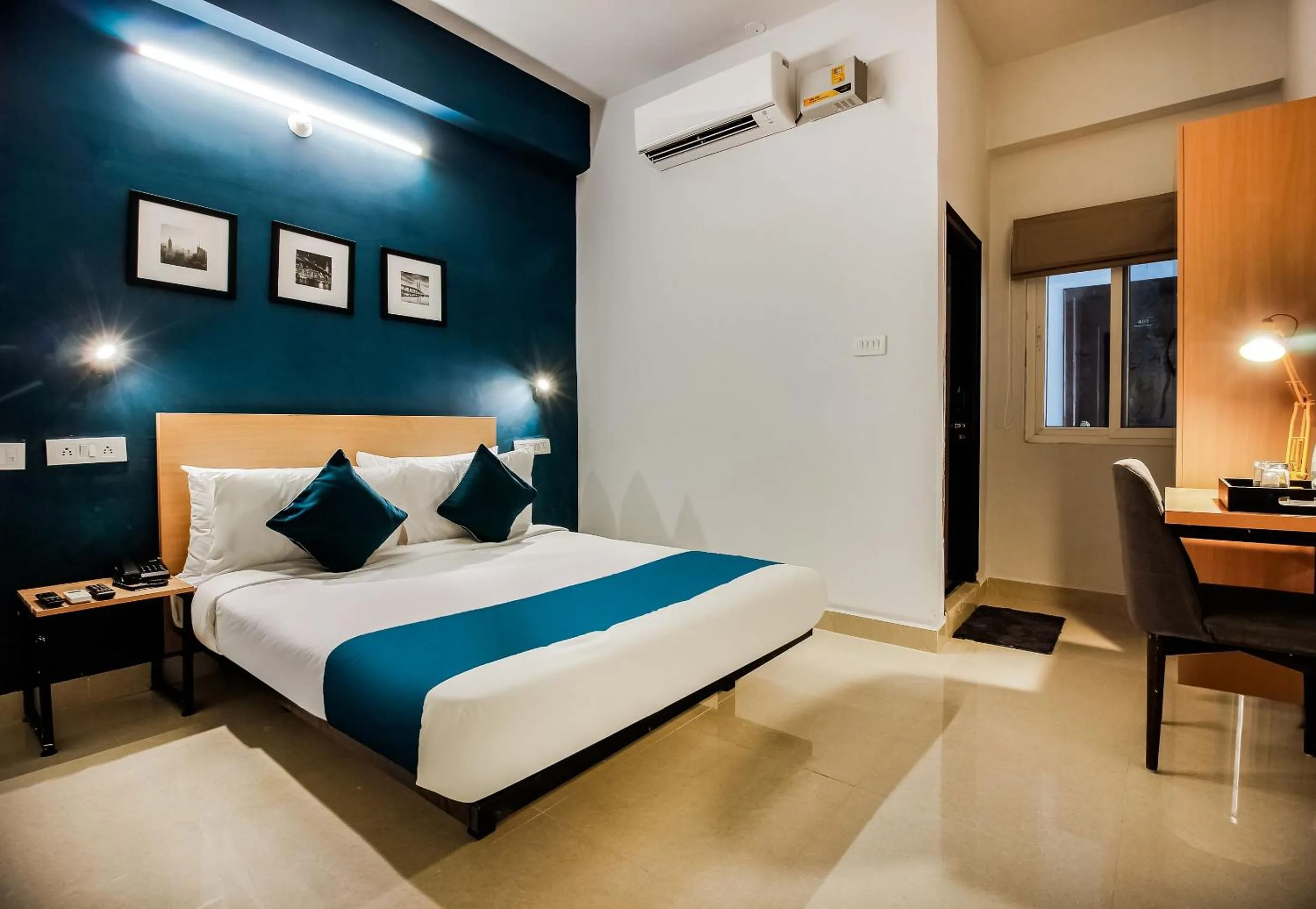 Bedroom, Bed in Super Hotel O GACHIBOWLI BESIDE DLF