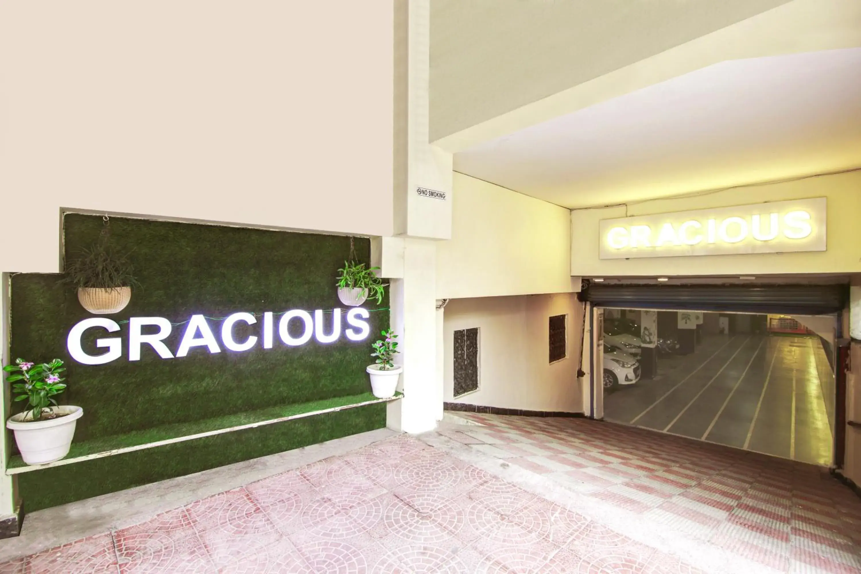 Property building in Gracious by Vishesh Hotels & Home Stay Property building in Gracious by Vishesh Hotels & Home Stay