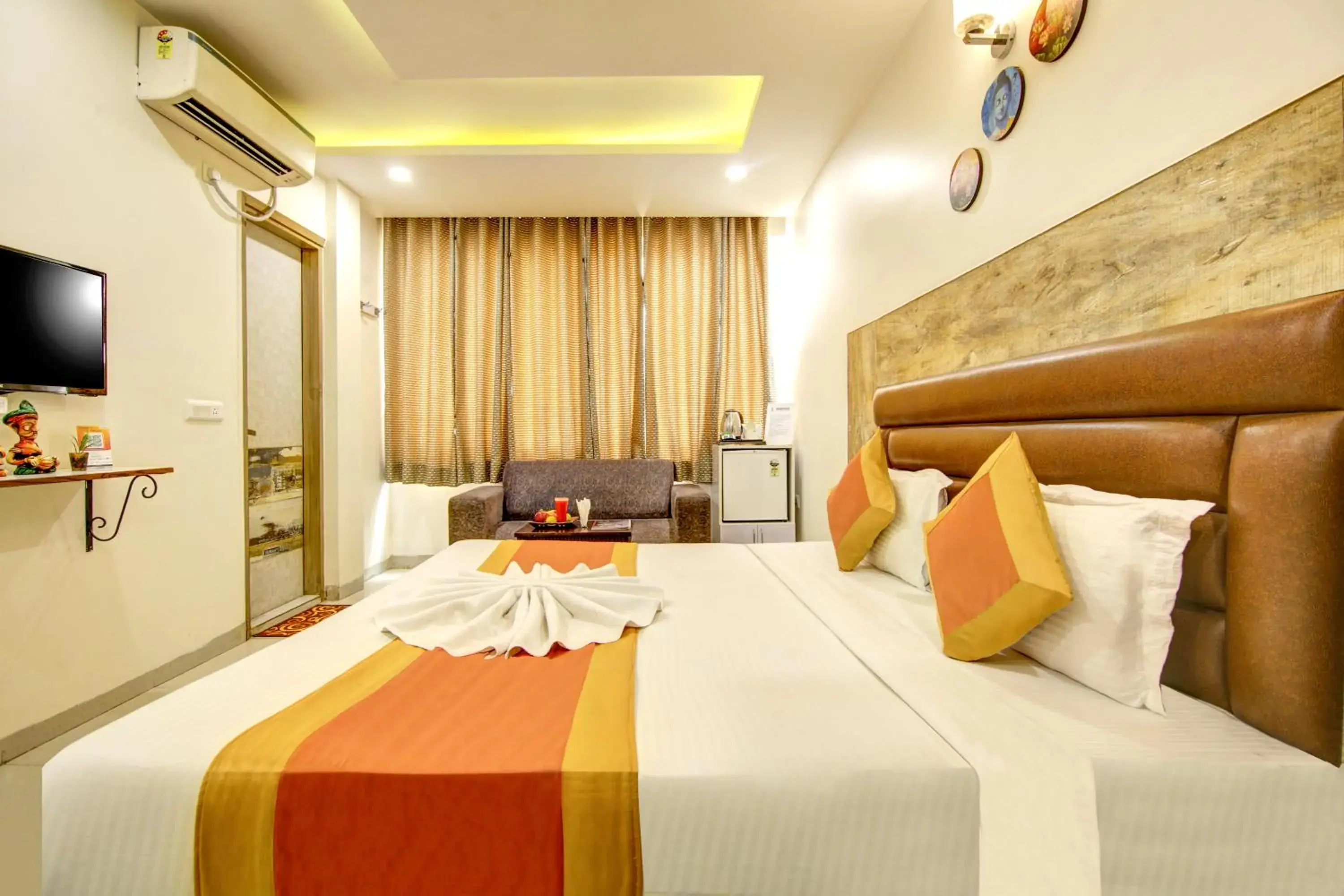 Dining area, Bed in Gracious by Vishesh Hotels & Home Stay Dining area, Bed in Gracious by Vishesh Hotels & Home Stay