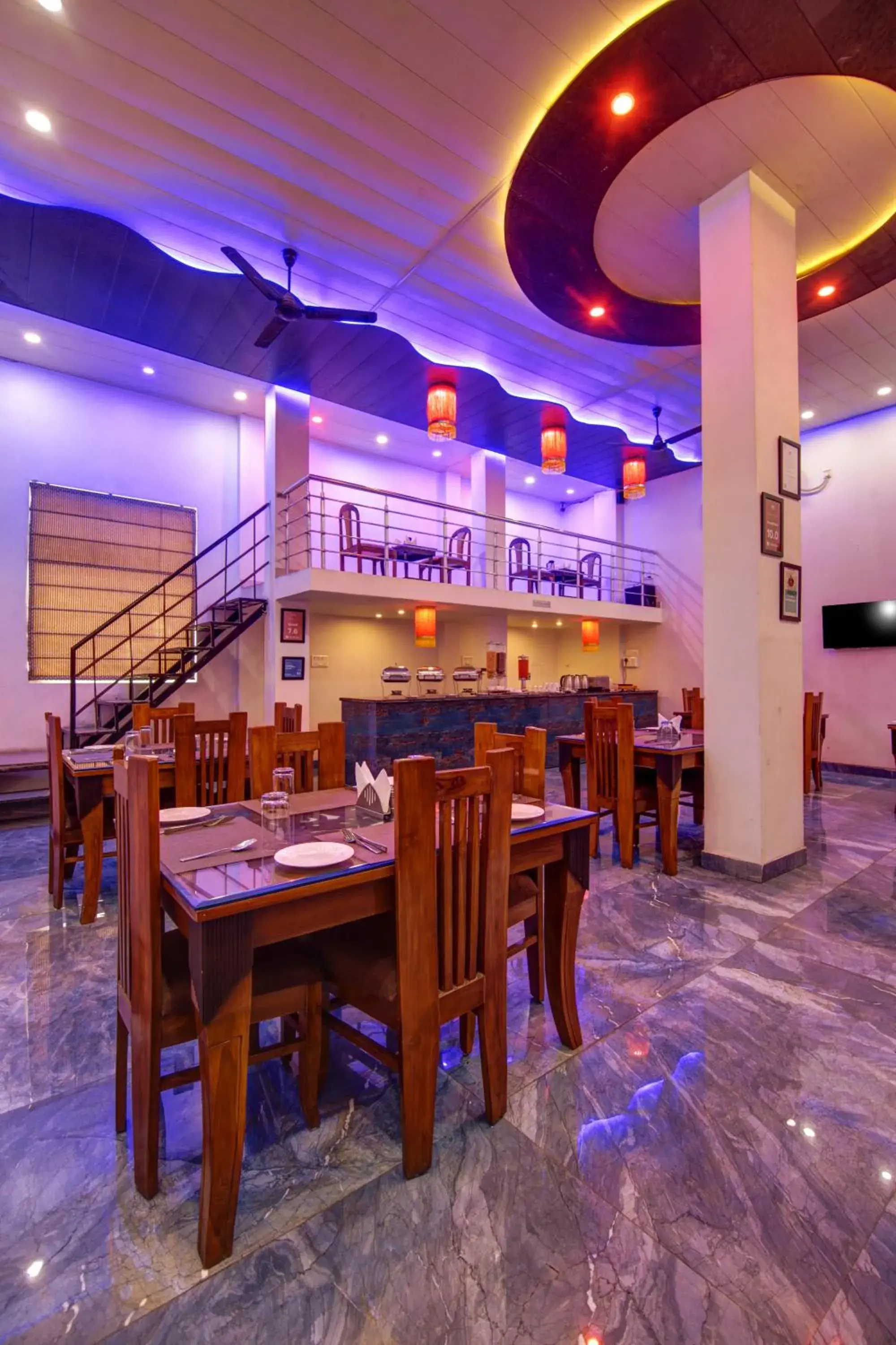 Restaurant/places to eat in Gracious by Vishesh Hotels & Home Stay Restaurant/places to eat in Gracious by Vishesh Hotels & Home Stay