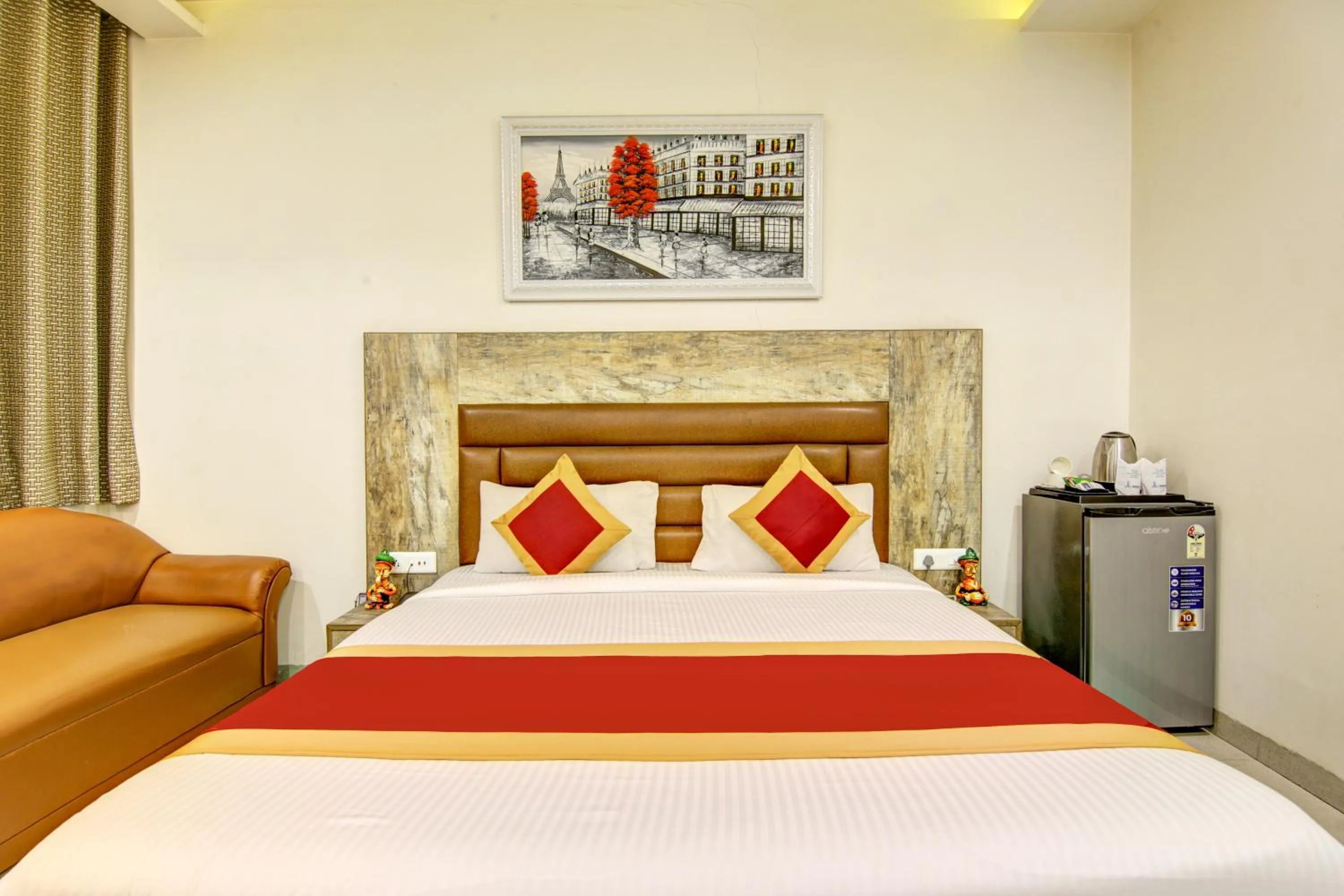 Bed in Gracious by Vishesh Hotels & Home Stay