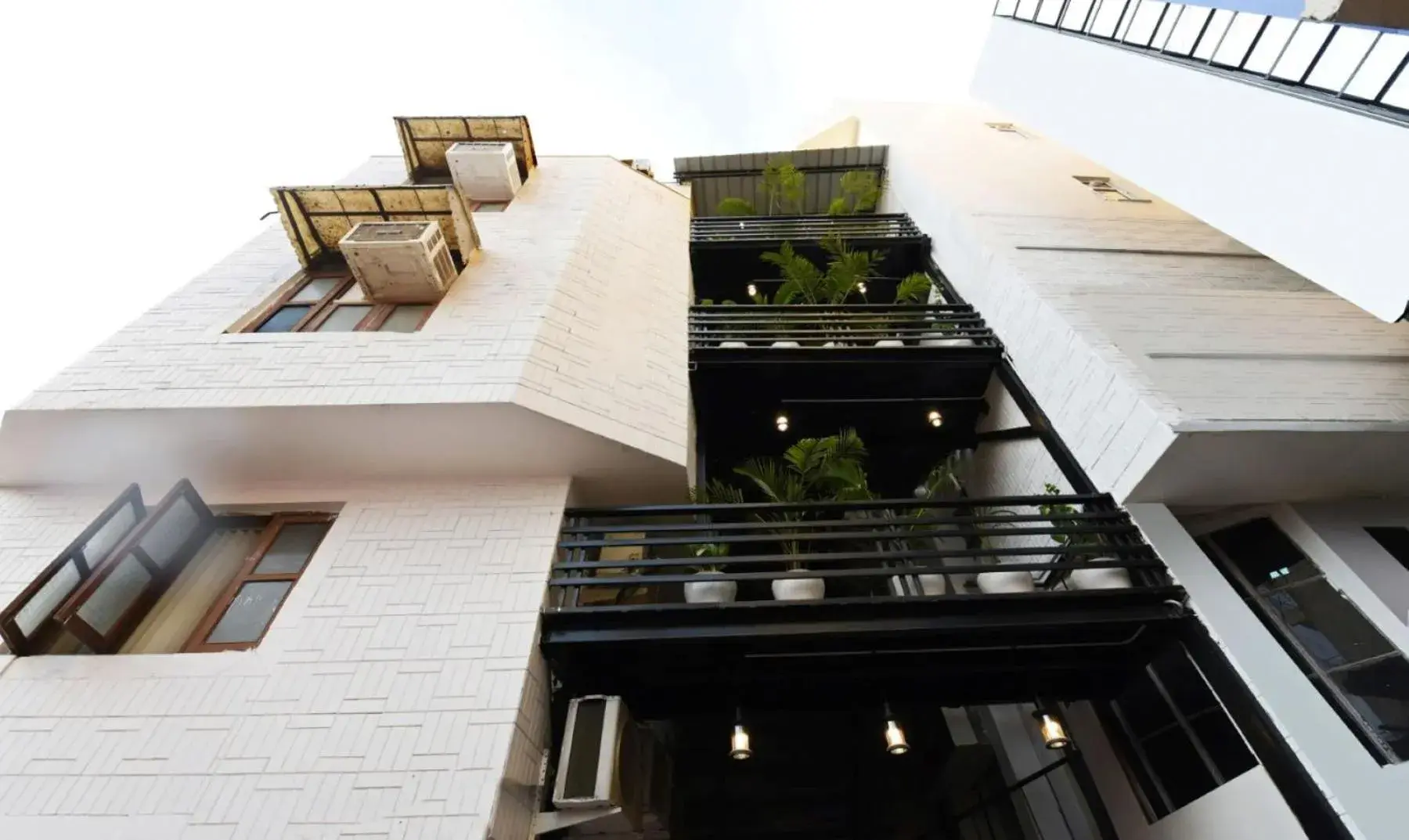 Property building in Gracious by Vishesh Hotels & Home Stay Property building in Gracious by Vishesh Hotels & Home Stay